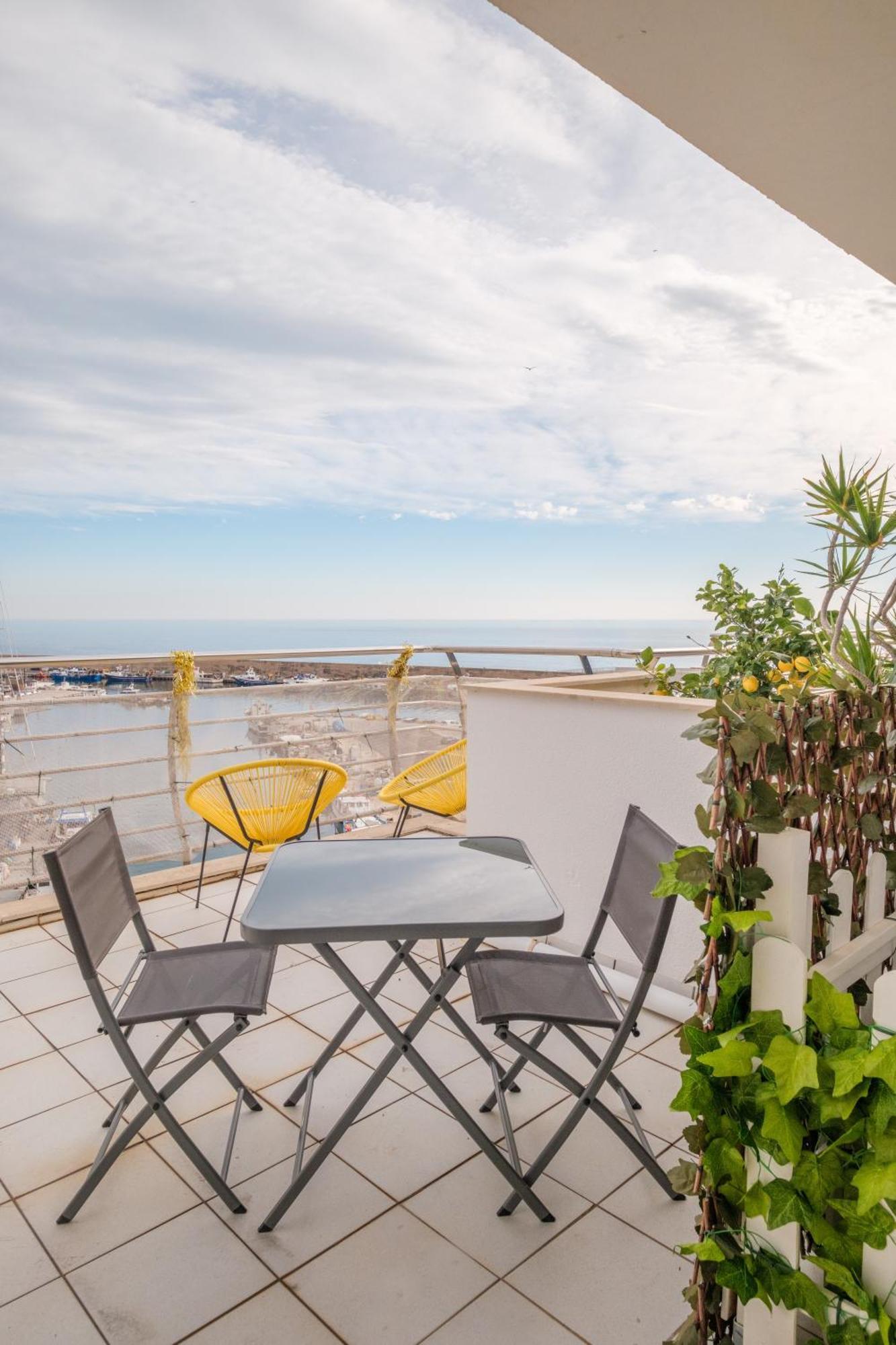 Atico Duplex Exclusivo Con Amplias Terrazas, Piscina Y Vistas Al Mar En Ametlla De Mar Apartment *