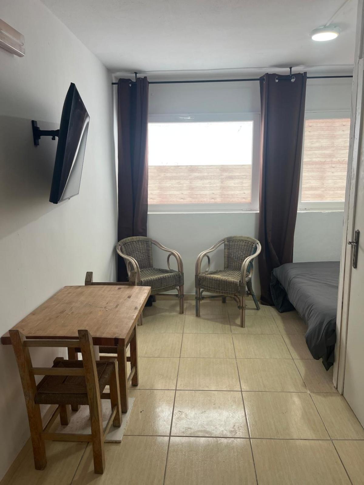 With Bathroom And Kitchen *