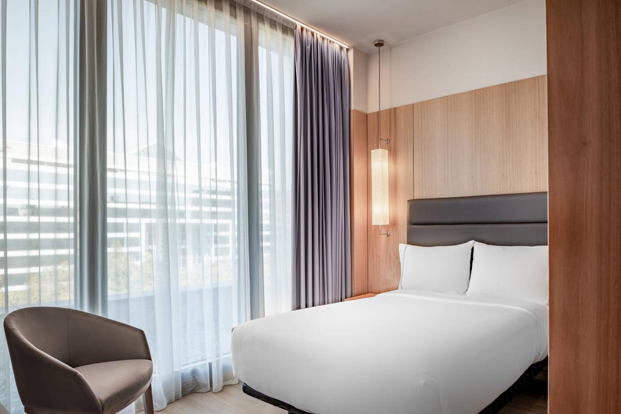 Hotel Ac Diagonal L'illa By Marriott
