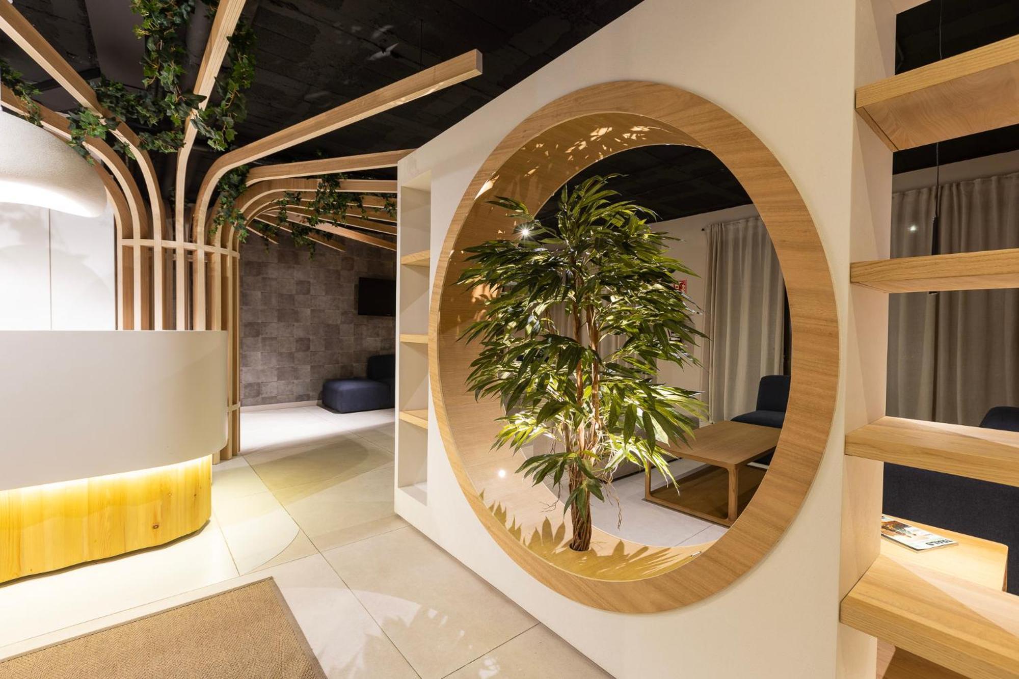 Nou Apartahotel