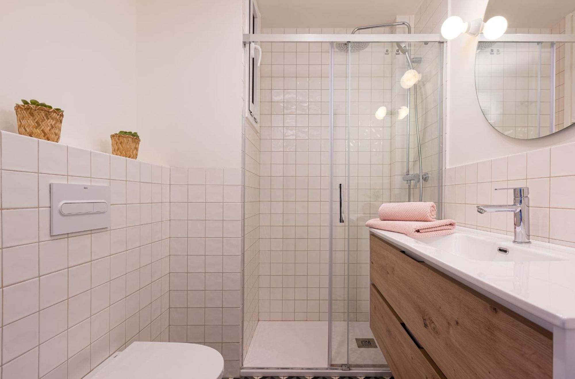 Apartment Lets Holidays Front In Mar, Pine