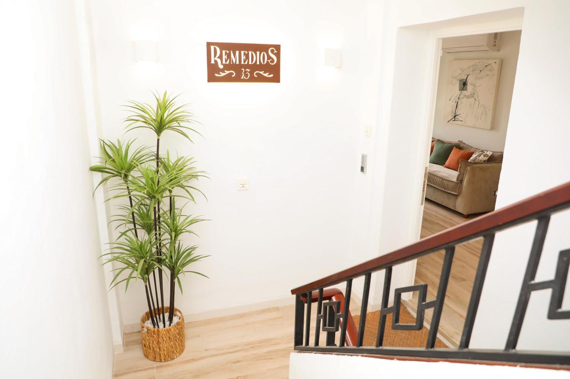 Aparthotel Remedios 43 *