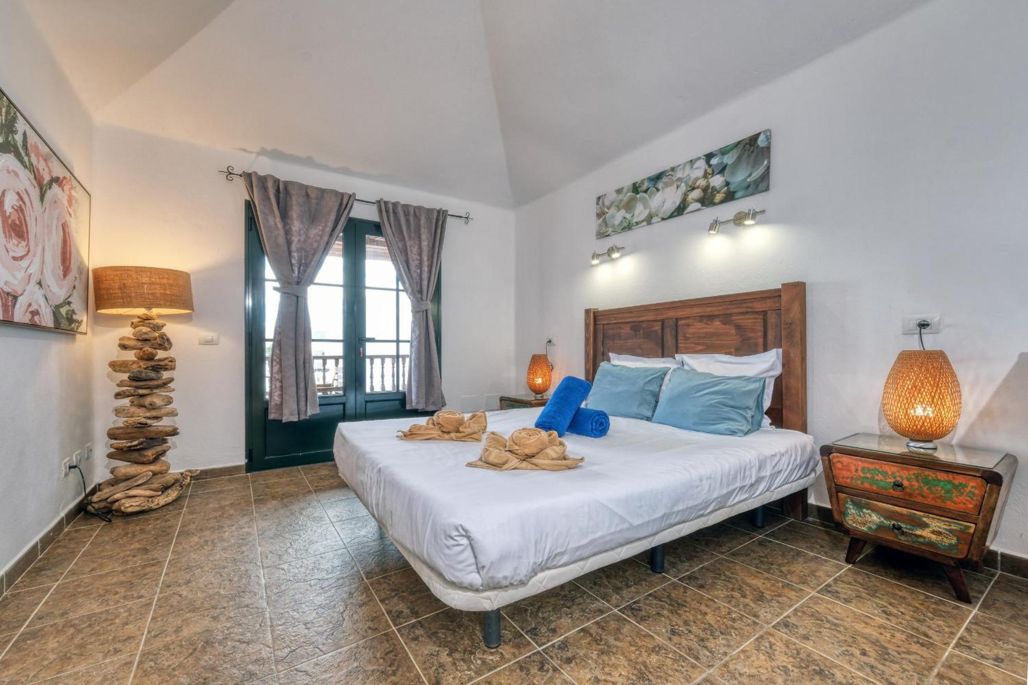 Casa Hibiscus - Shared Pool - Close To Seafront Promenade Punta Mujeres