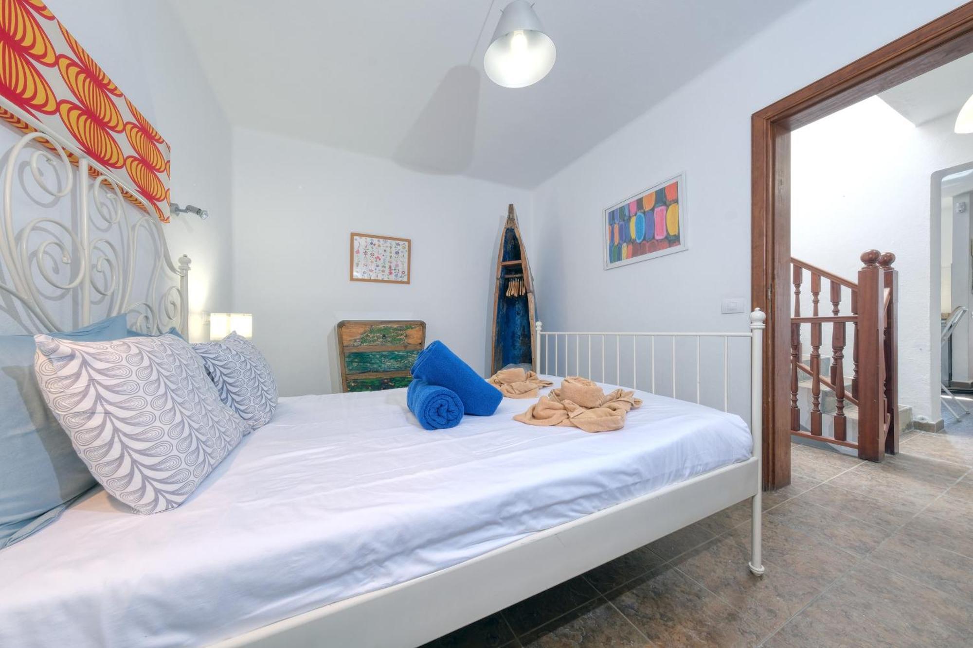 Holiday home Casa Hibiscus - Shared Pool - Close To Seafront Promenade