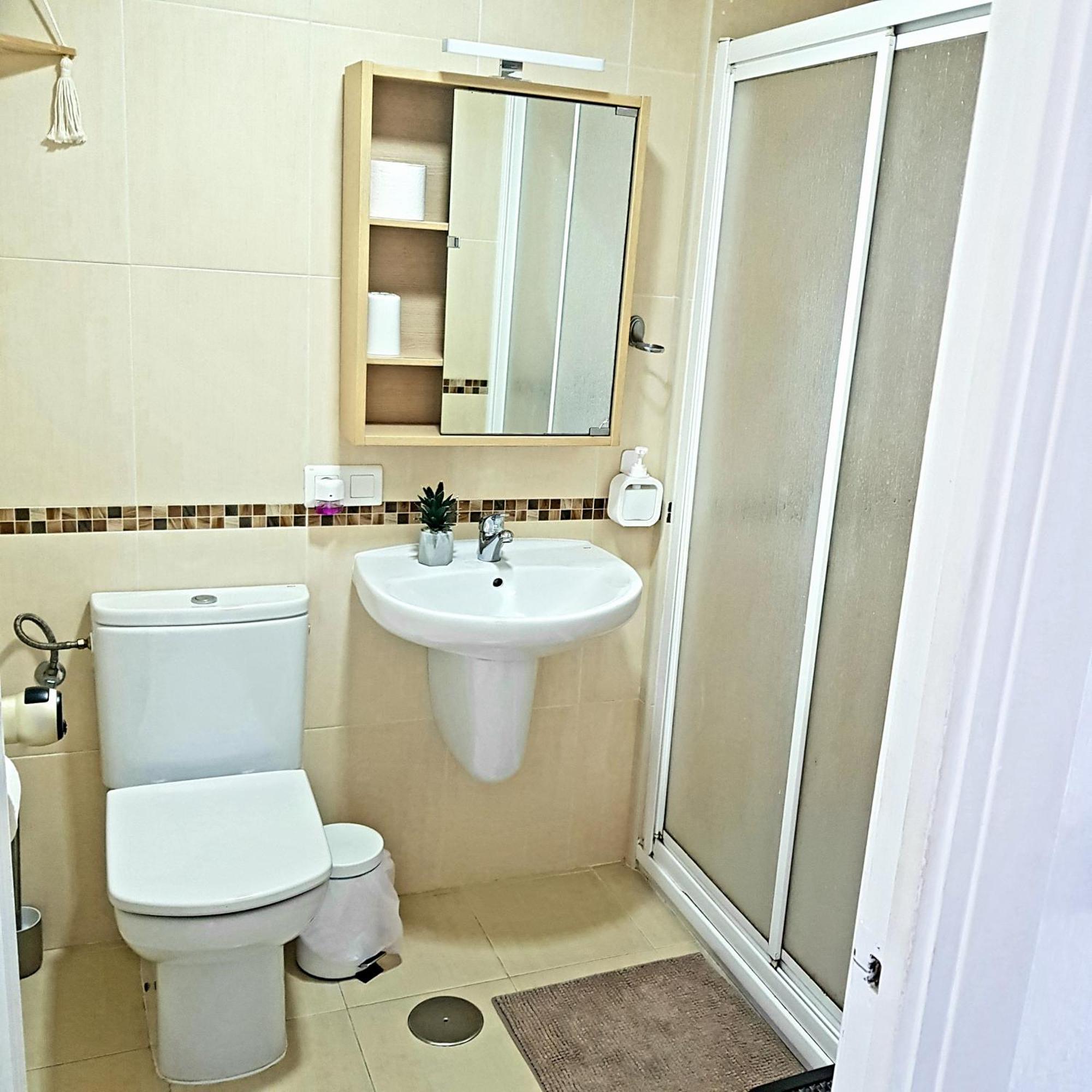 Totally Upgraded At Benal Apartamento