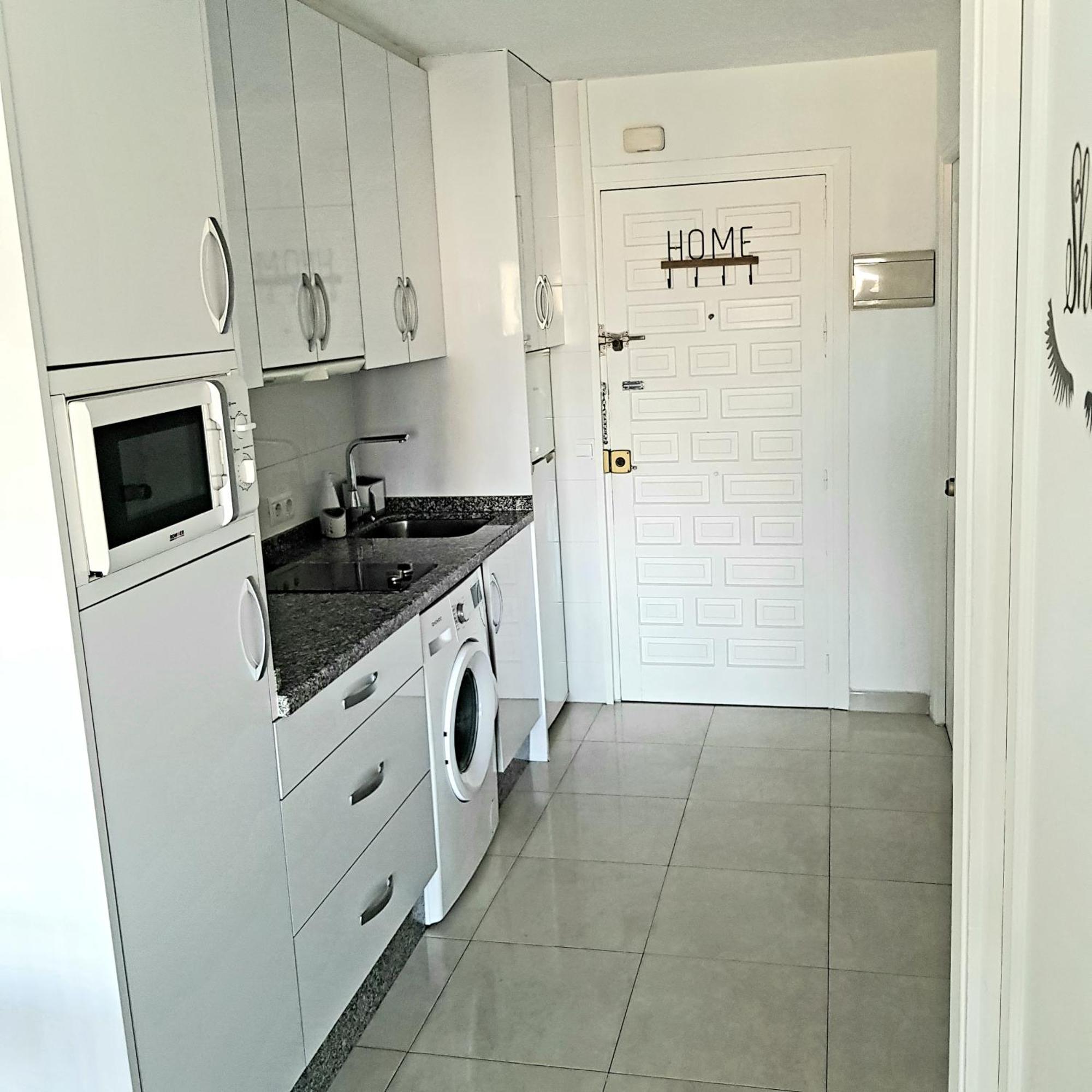 Totally Upgraded At Benal Apartamento *