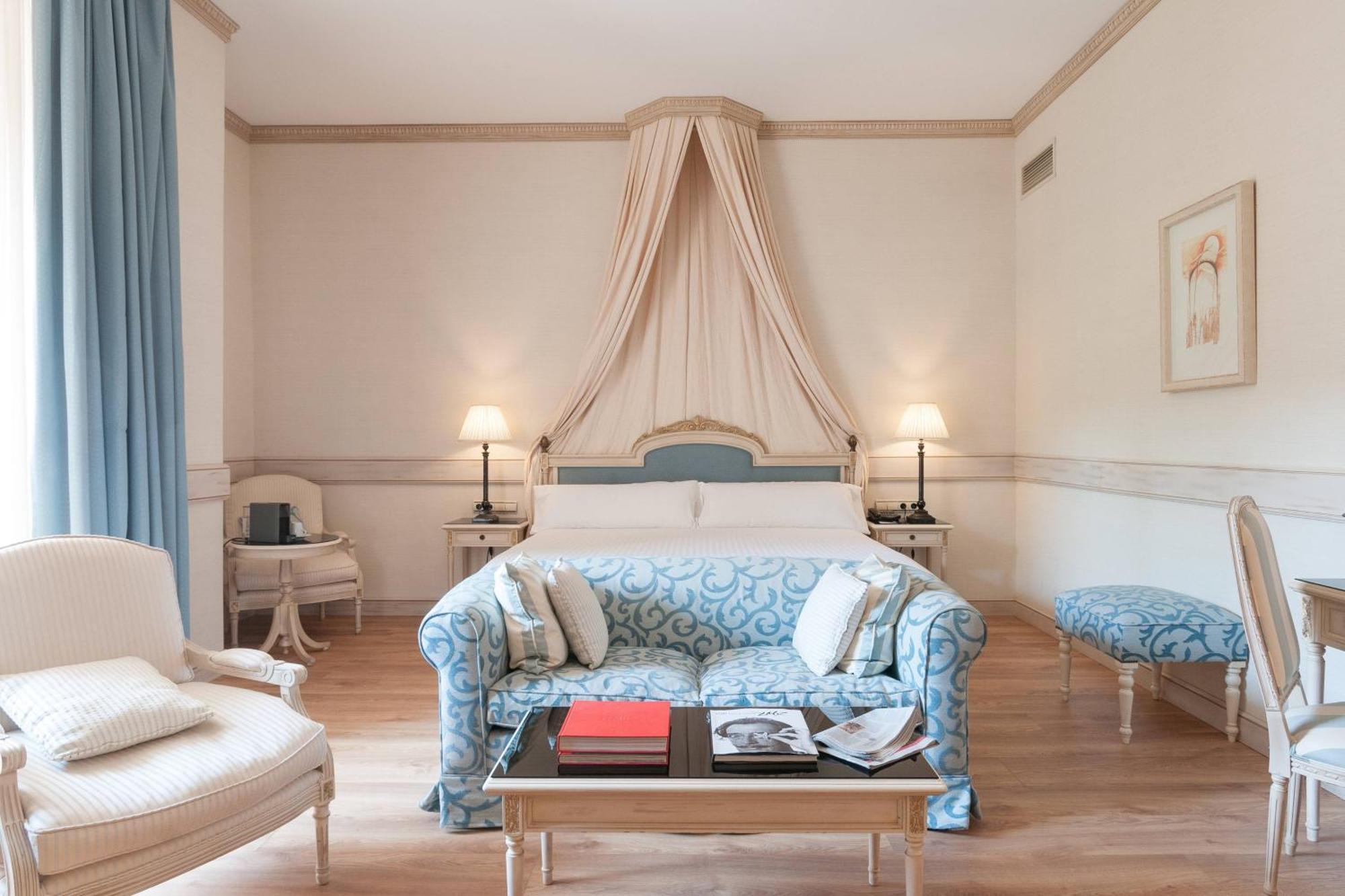 Hotel Eugenia De Montijo, Autograph Collection
