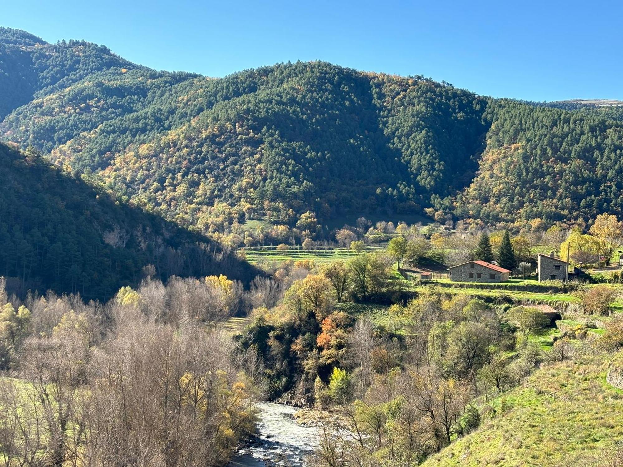 Chalet Casa Rustica La Borda De La Munda.