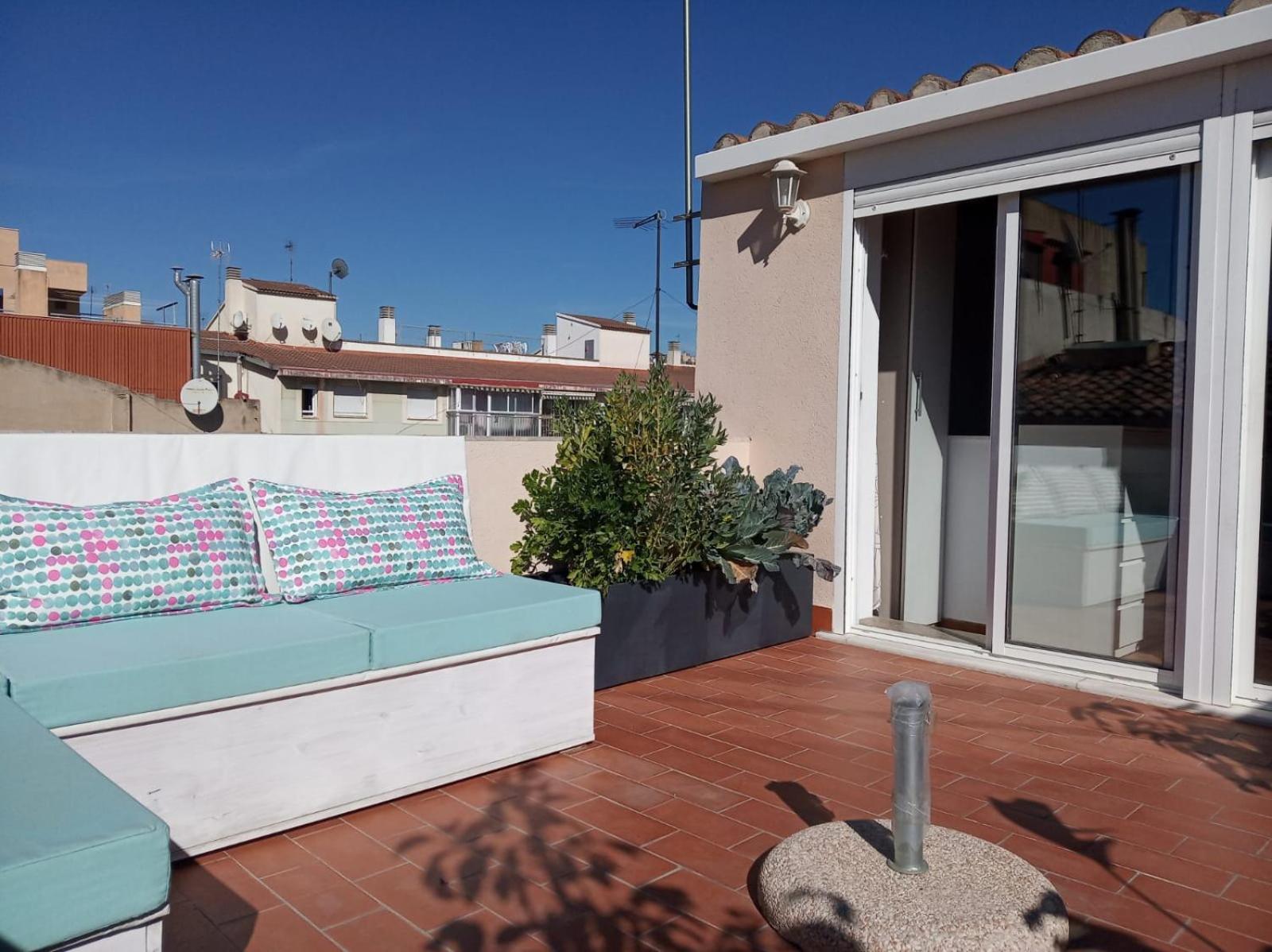 Atico Encantador Con Terraza Al Centro De