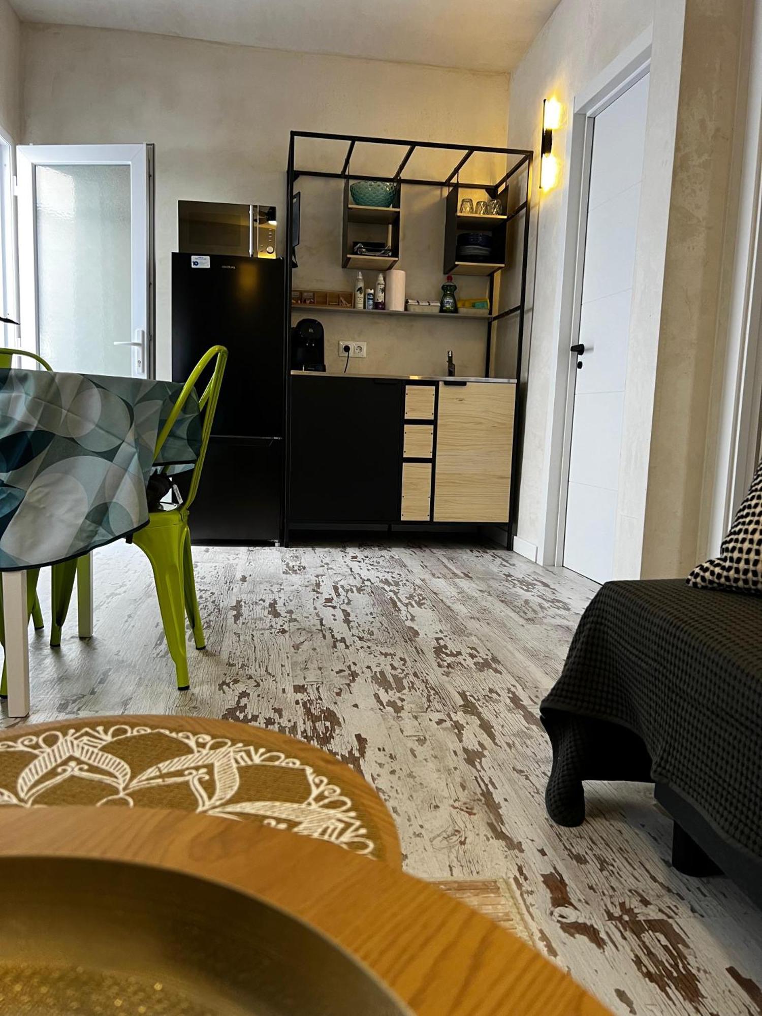 Homestay Casita Naif En A 30 Metros De La Playa Torre Del Mar
