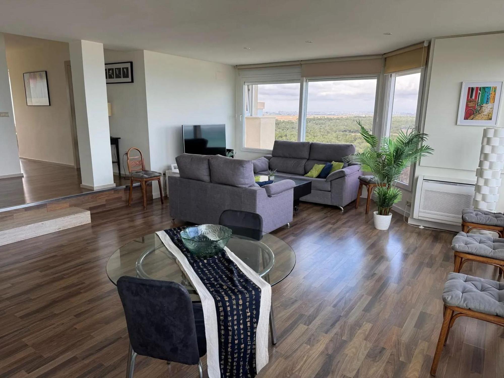 Apartamento Spacious In With Sea View - 160 Sqm Valencia