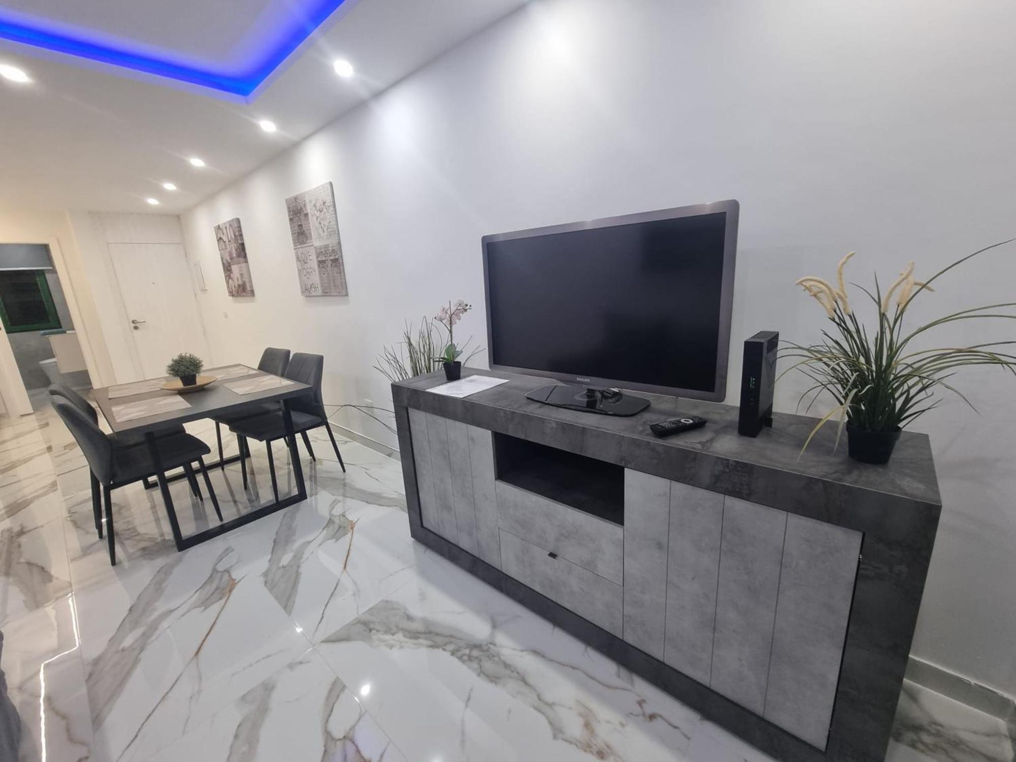 Apartamento Casa Palmera 2 Only 150 Meters To The Beach, Heated Pool, Wifi, Sat-tv, Terrace, Location, Washing Machine