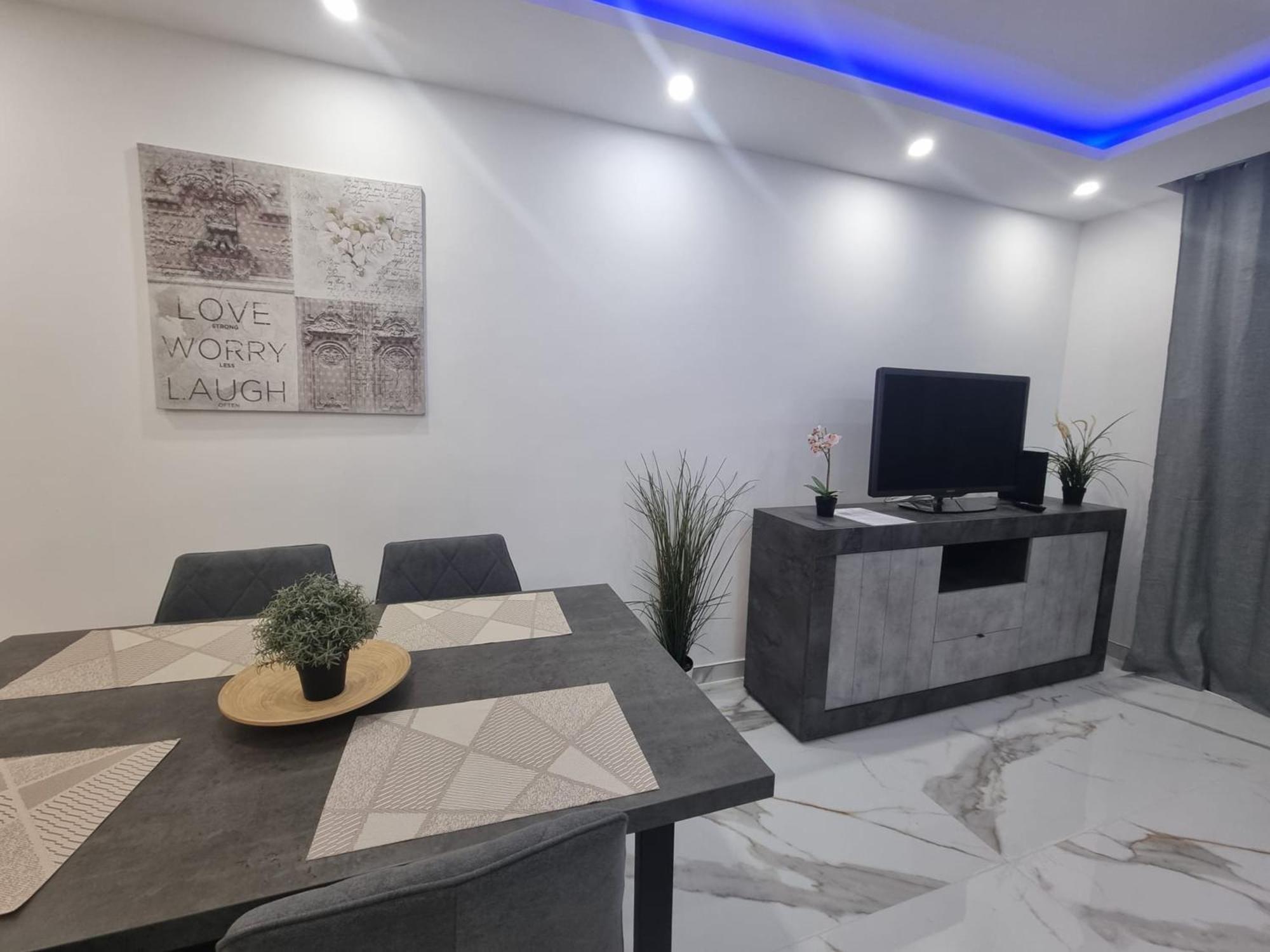 Apartamento Casa Palmera 2 Only 150 Meters To The Beach, Heated Pool, Wifi, Sat-tv, Terrace, Location, Washing Machine Playa de las Américas