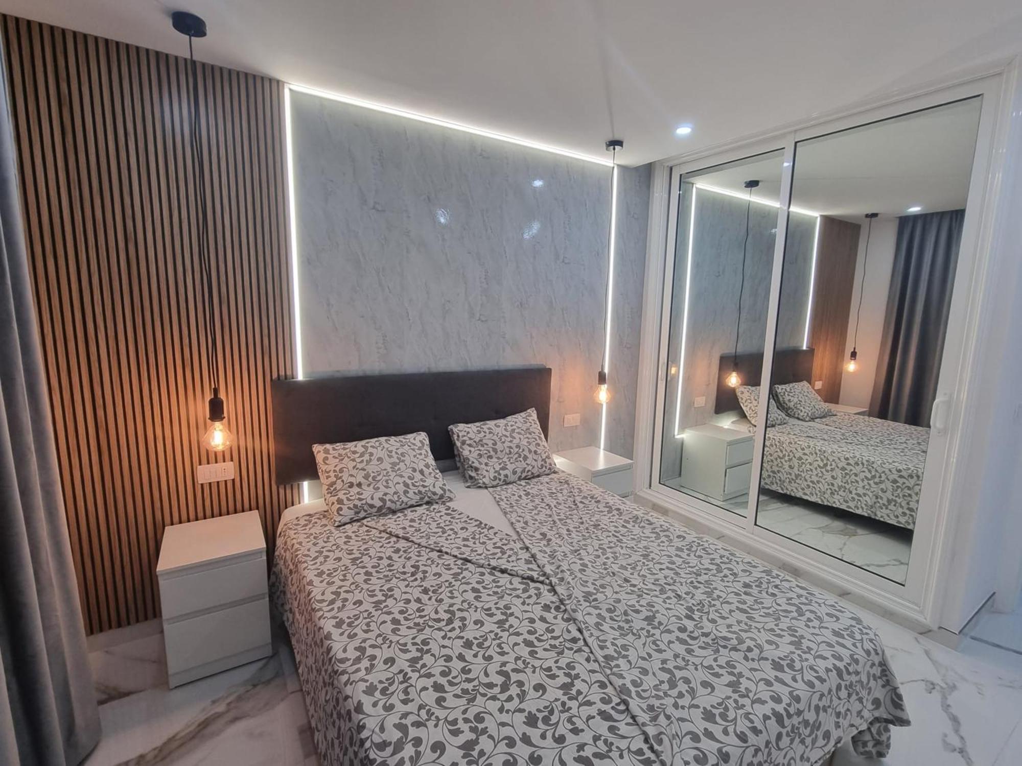 Casa Palmera 2 Only 150 Meters To The Beach, Heated Pool, Wifi, Sat-tv, Terrace, Location, Washing Machine * Playa de las Américas