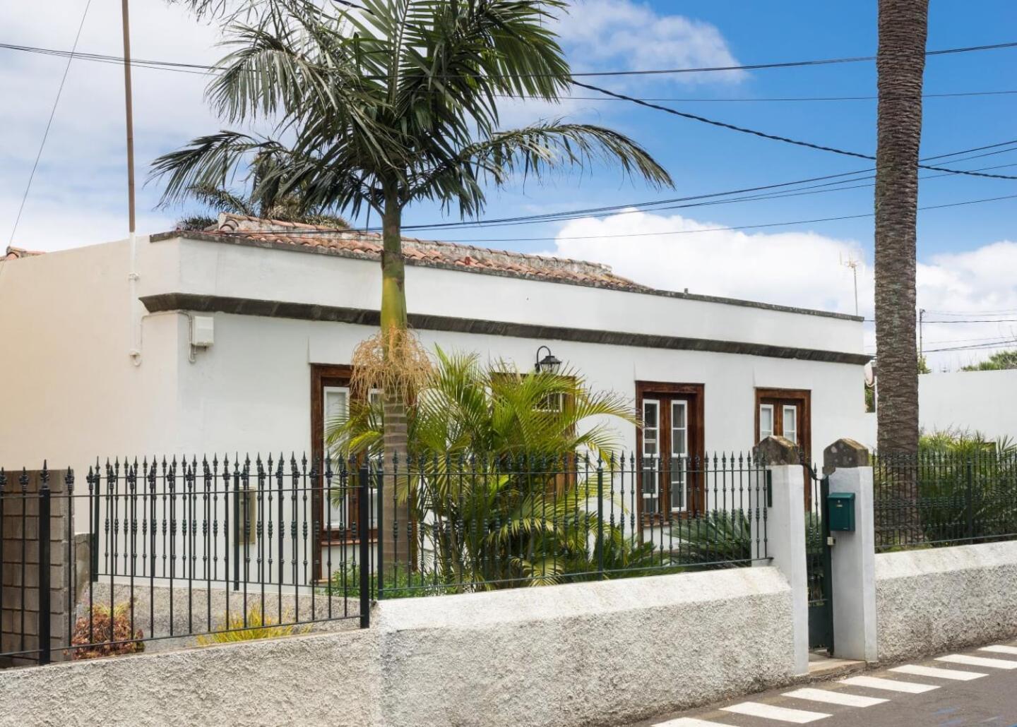 Homestay Donde Conchita, Buhardilla Con Bano Compartido, Cerca Del Aeropuerto Norte