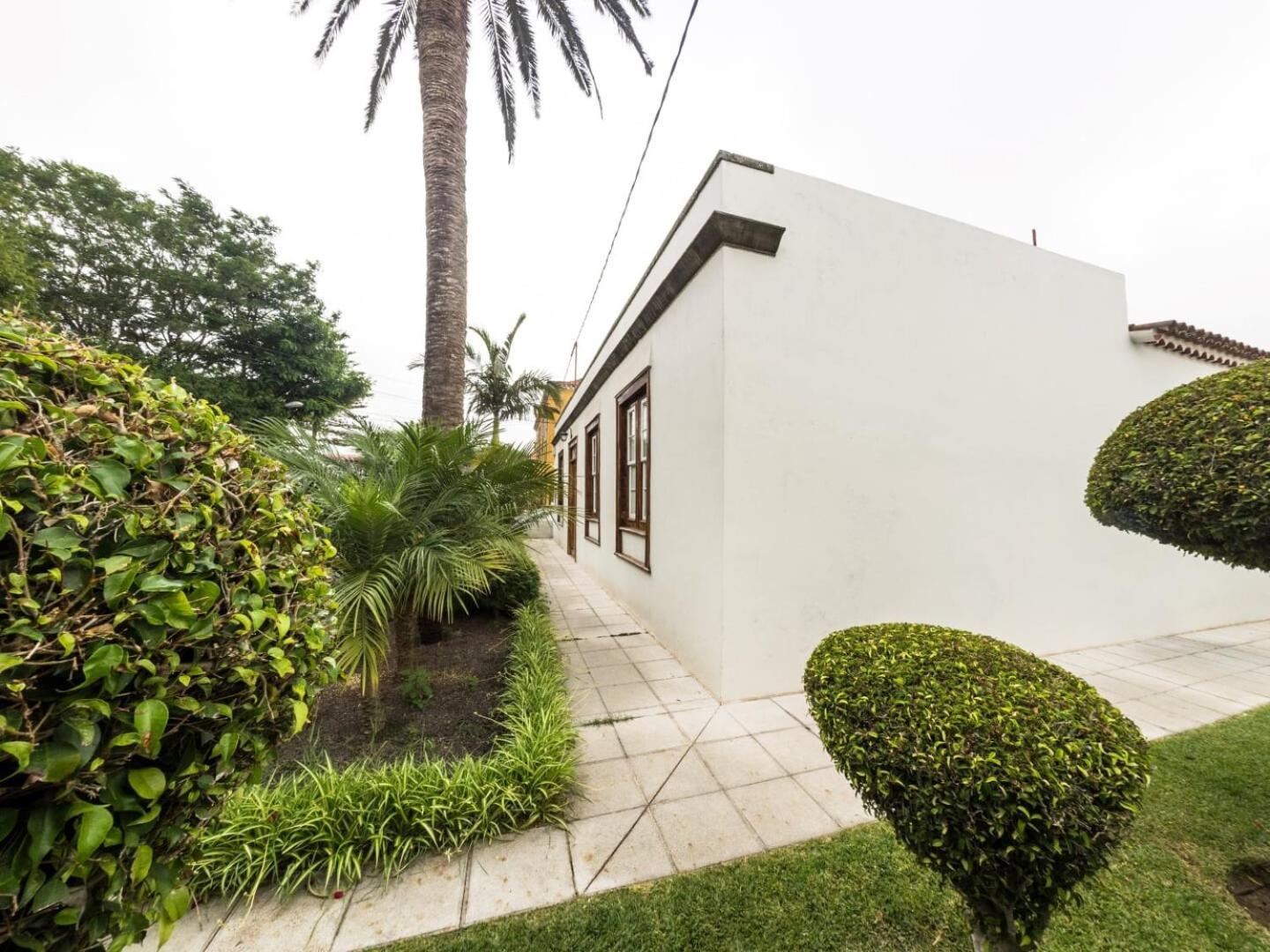 Homestay Donde Conchita, Buhardilla Con Bano Compartido, Cerca Del Aeropuerto Norte La Laguna (Tenerife)