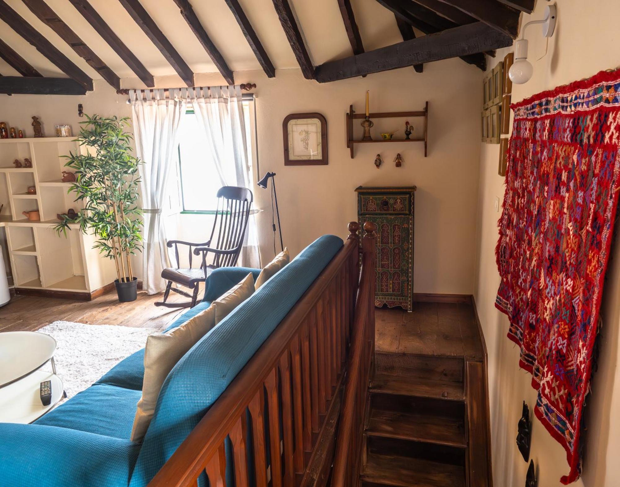 Homestay Donde Conchita, Buhardilla Con Bano Compartido, Cerca Del Aeropuerto Norte