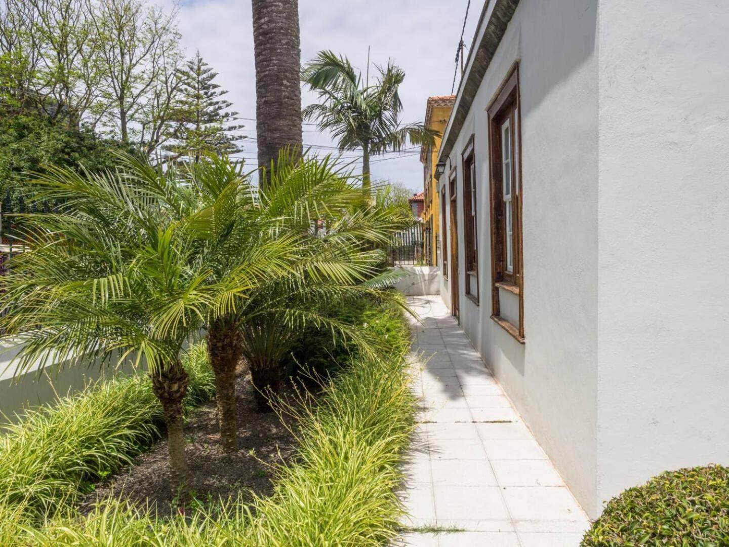 Homestay Donde Conchita, Buhardilla Con Bano Compartido, Cerca Del Aeropuerto Norte