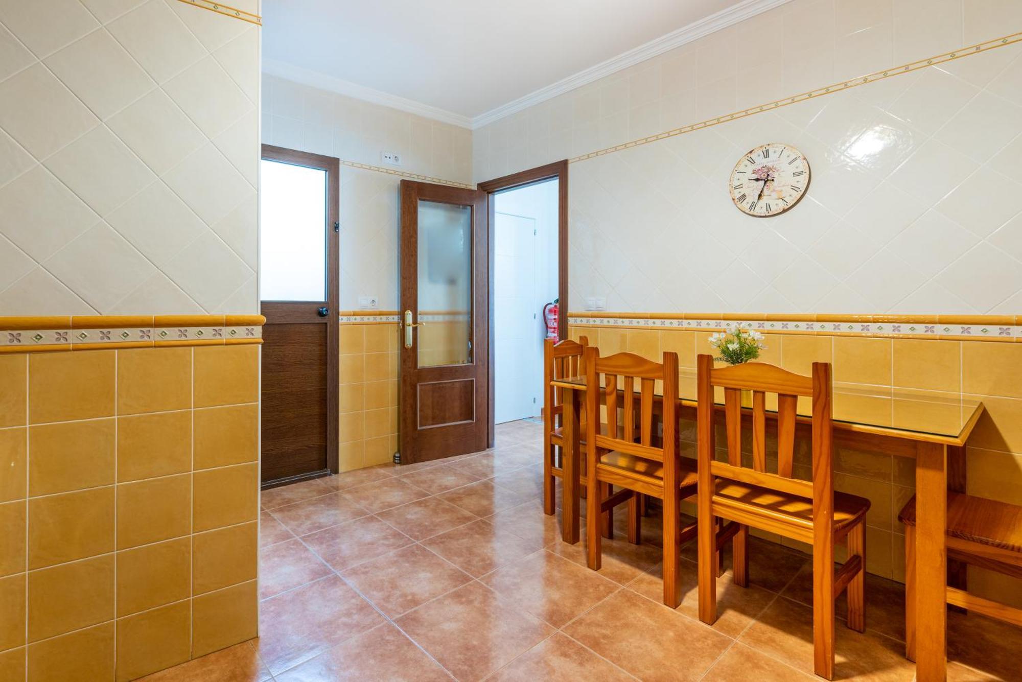 Casa Angelita Caminito Del Rey, Con Cocina En El Centro De Andalucia