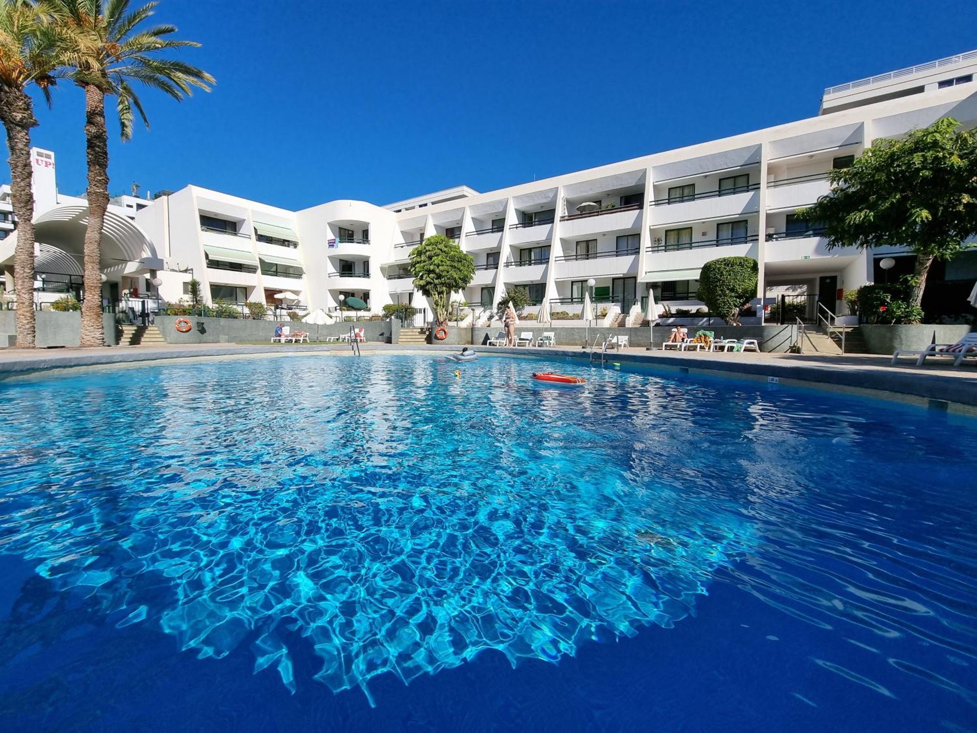 Casa Palmera 2 Only 150 Meters To The Beach, Heated Pool, Wifi, Sat-tv, Terrace, Location, Washing Machine Playa de las Américas