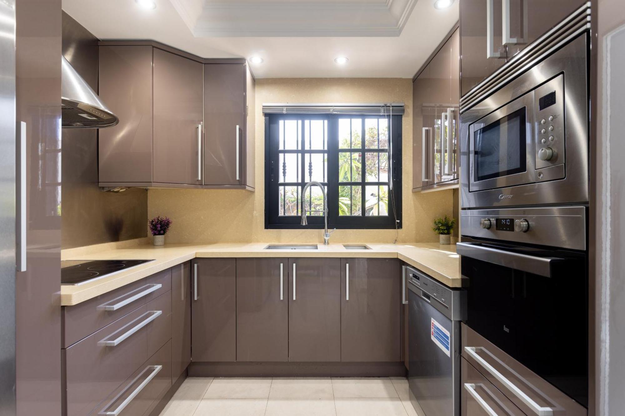 Classbnb - Luxury Townhouse 300m From Playa Del Duque Holiday home *