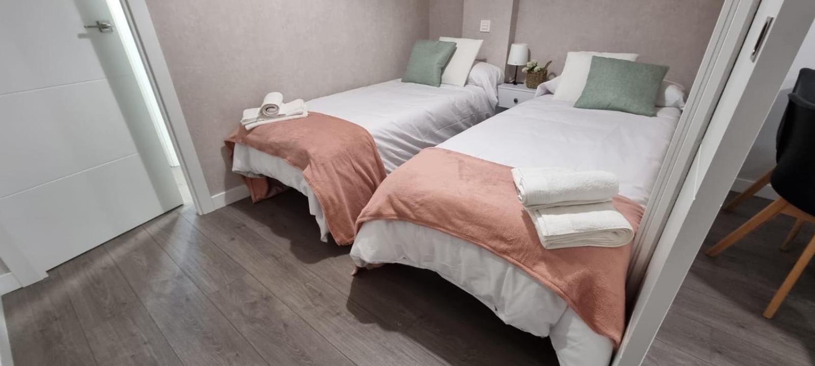 Torrejon 2 Apartment *