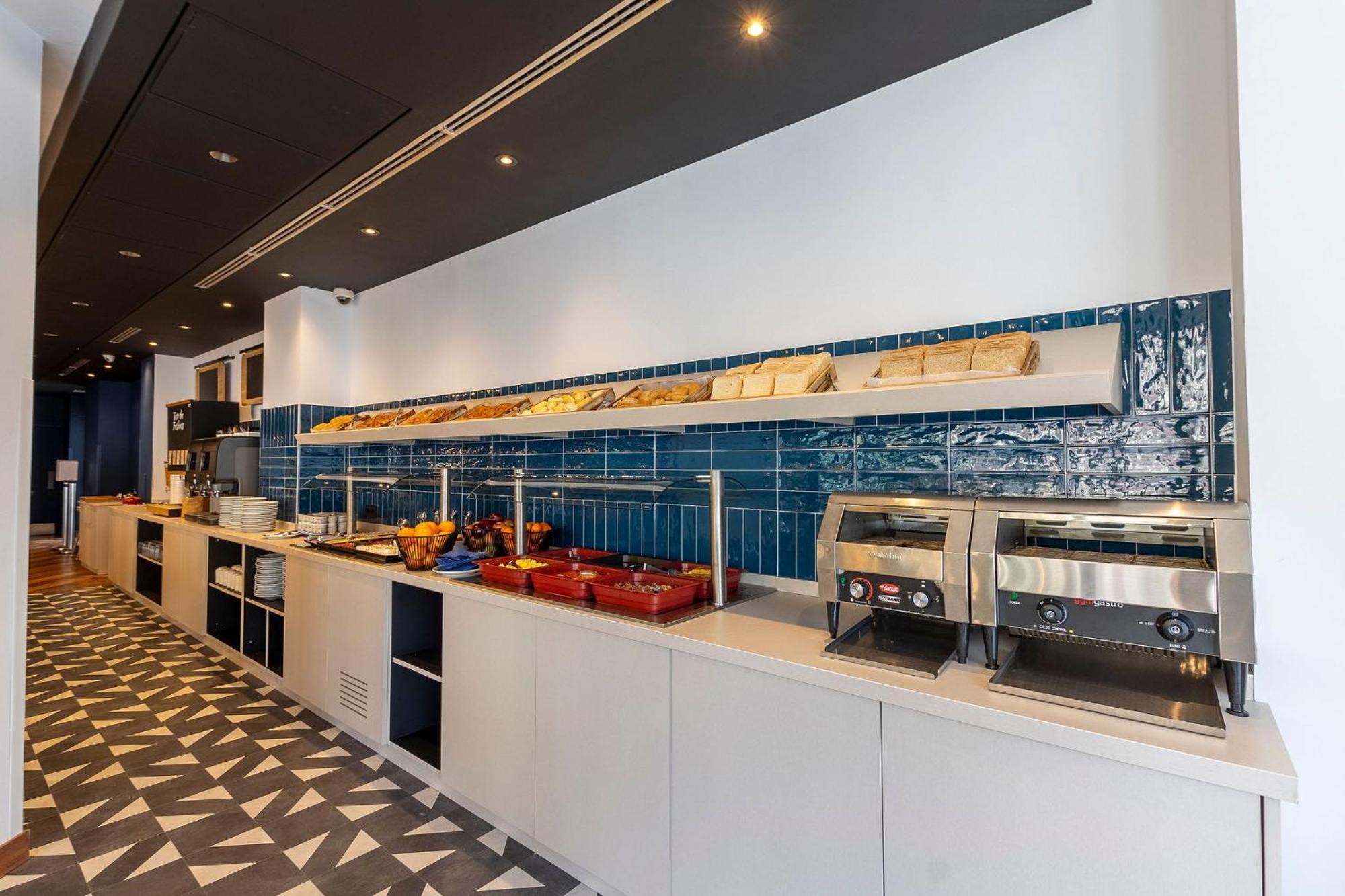 Travelodge Poblenou Hotel Barcelona