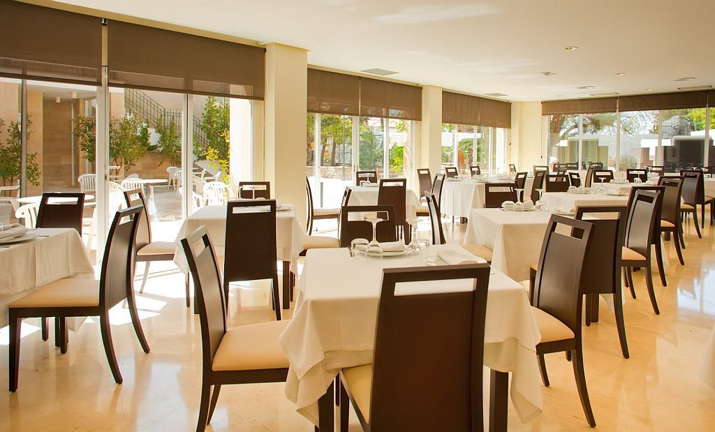 Hotel De 4*