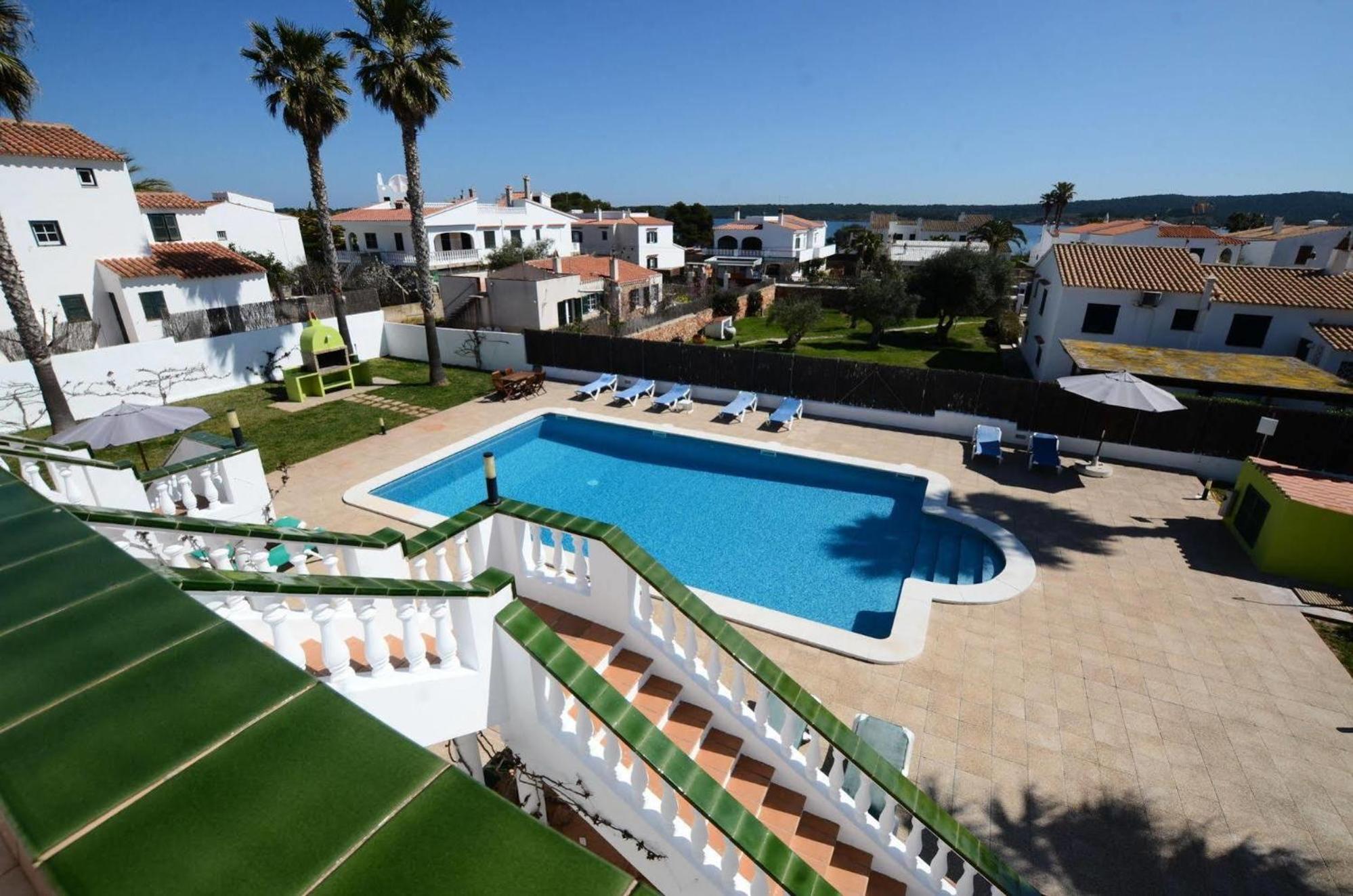 Cosy With Views And Pool *
