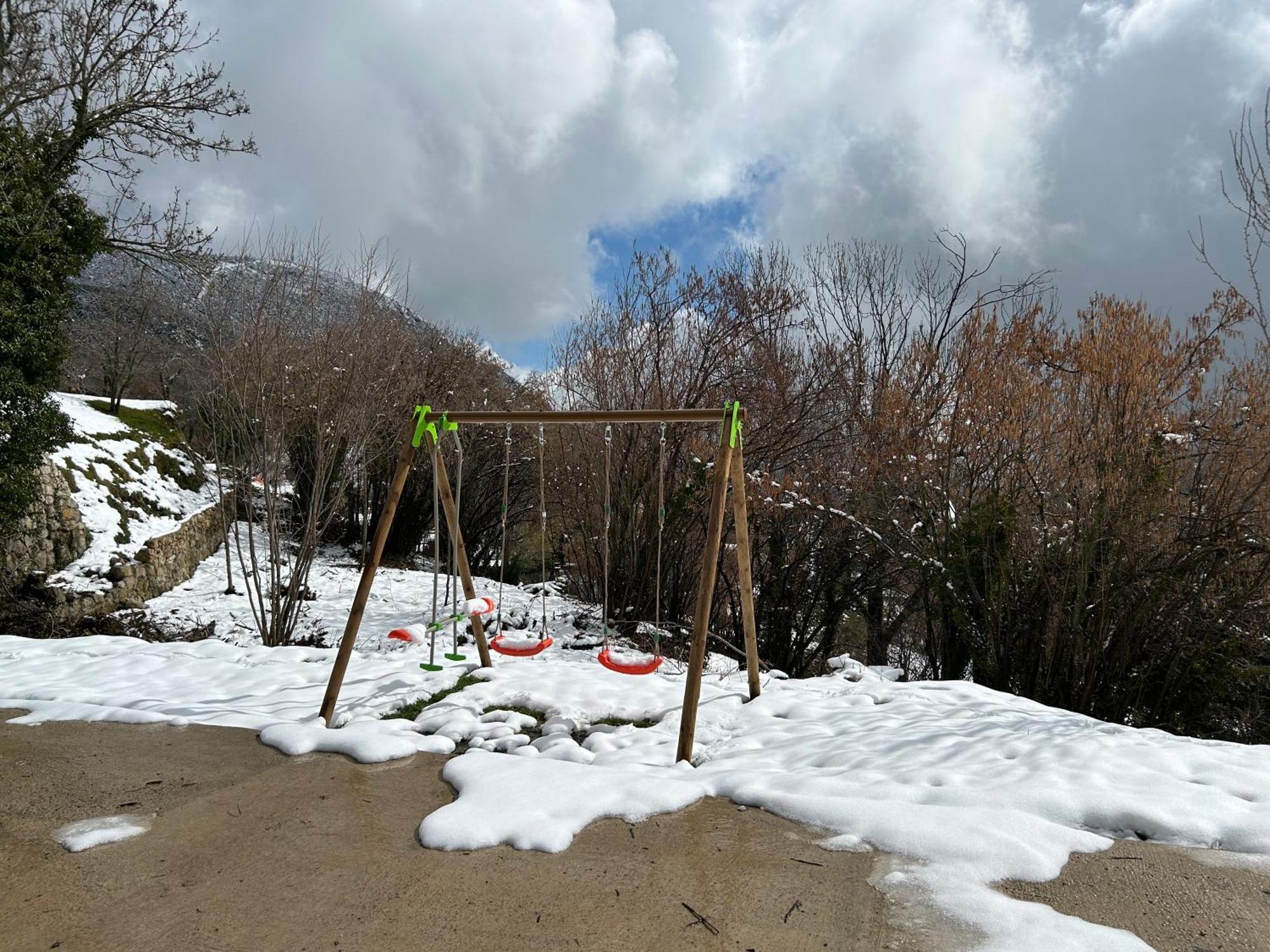 Casa De Les Escoles, Espinalbet - Alberga * Castellar del Riu