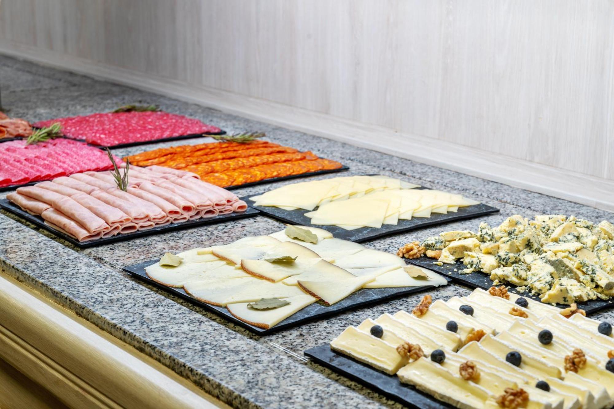Ona Aparthotel 4*