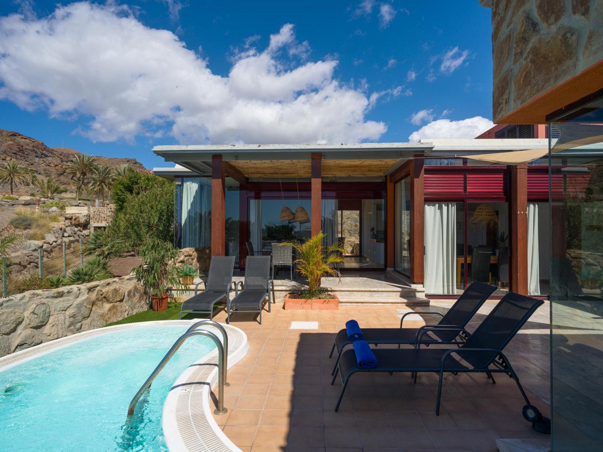 Tauro Villa