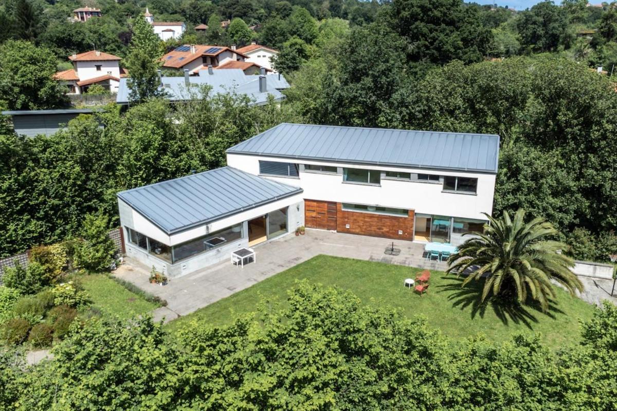 Villa Para 10 Con Finca En Llanes Villa