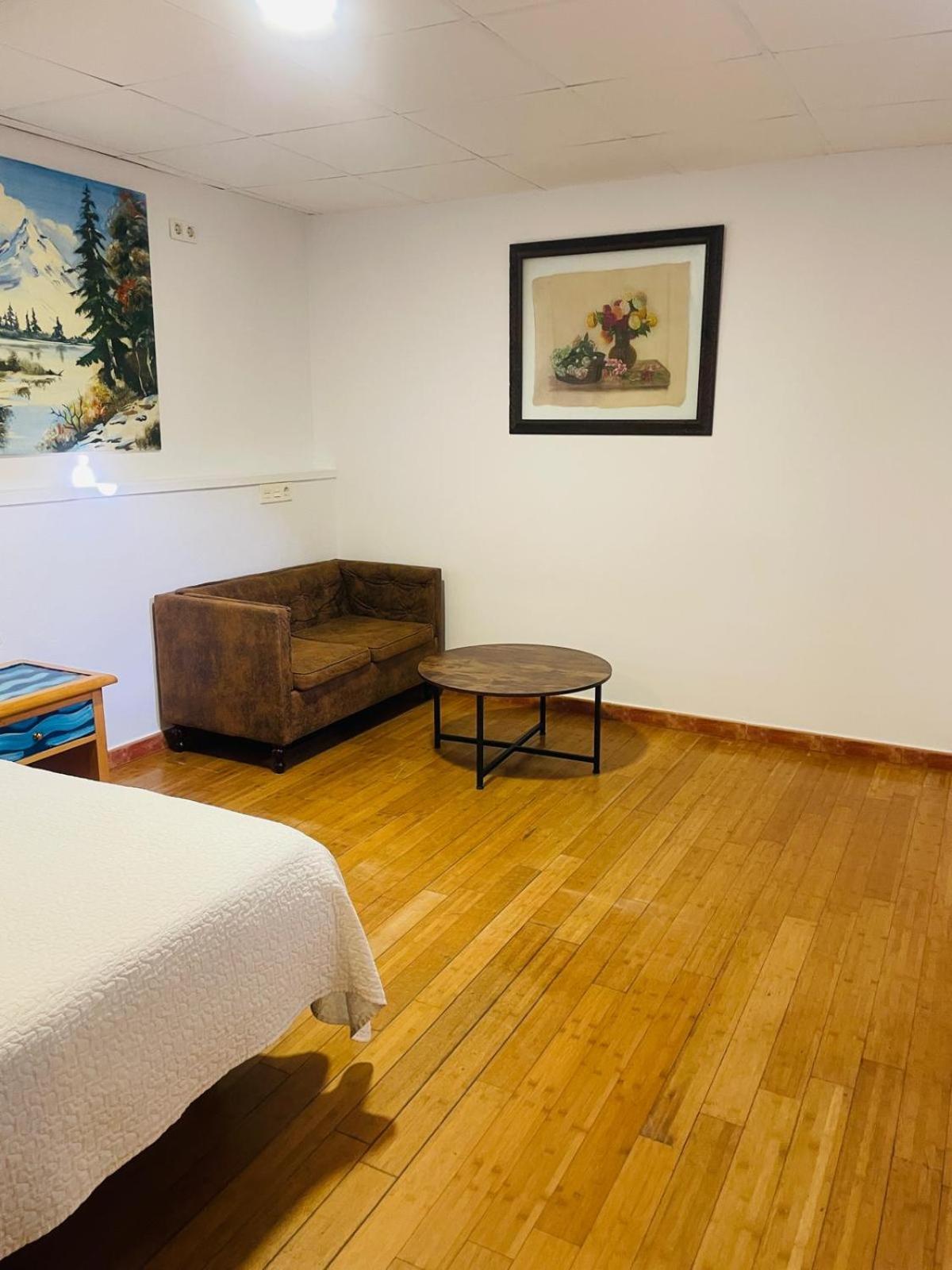 Joy Hostal Torremolinos