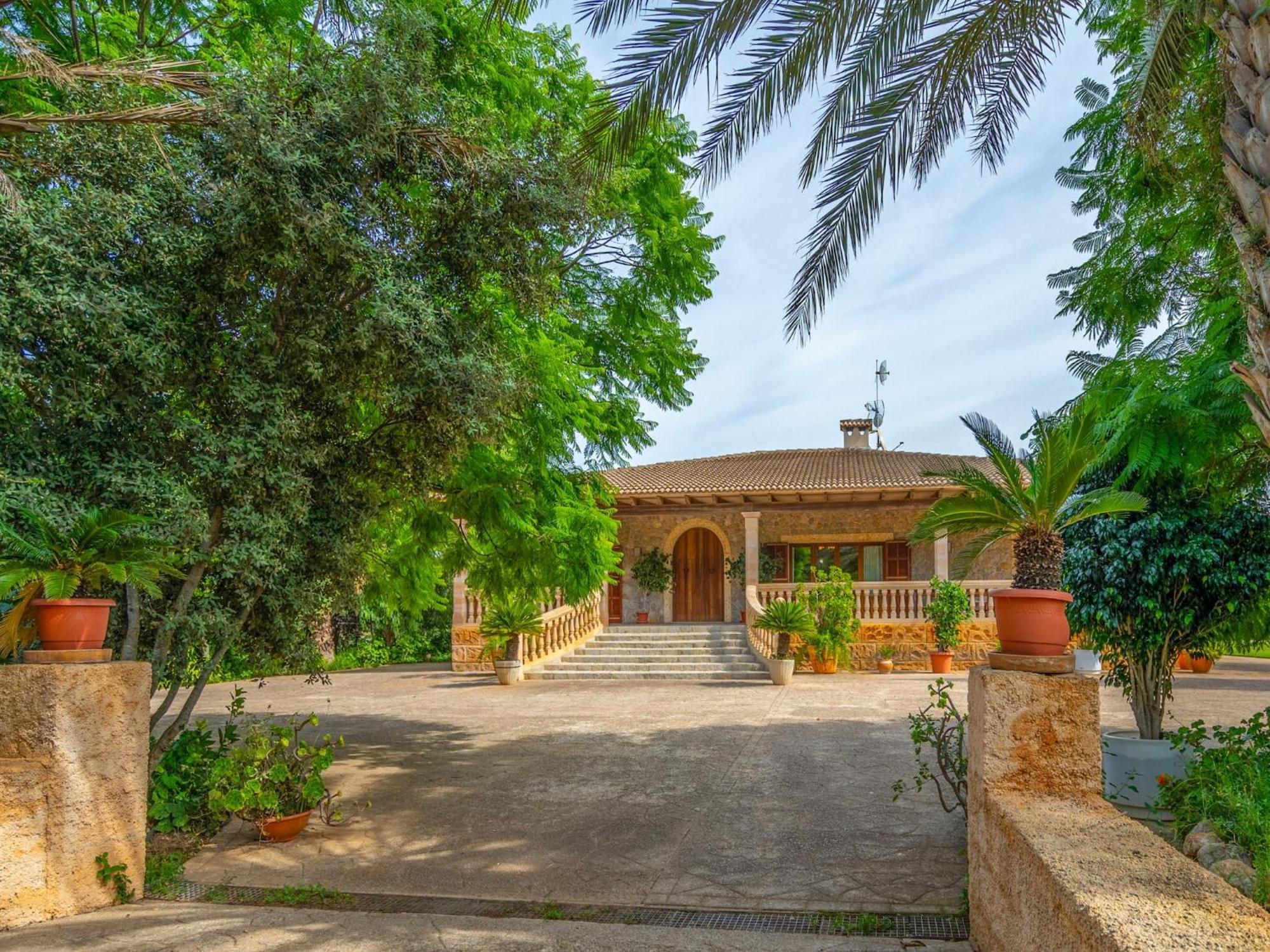 Near Platja De Muro Villa
