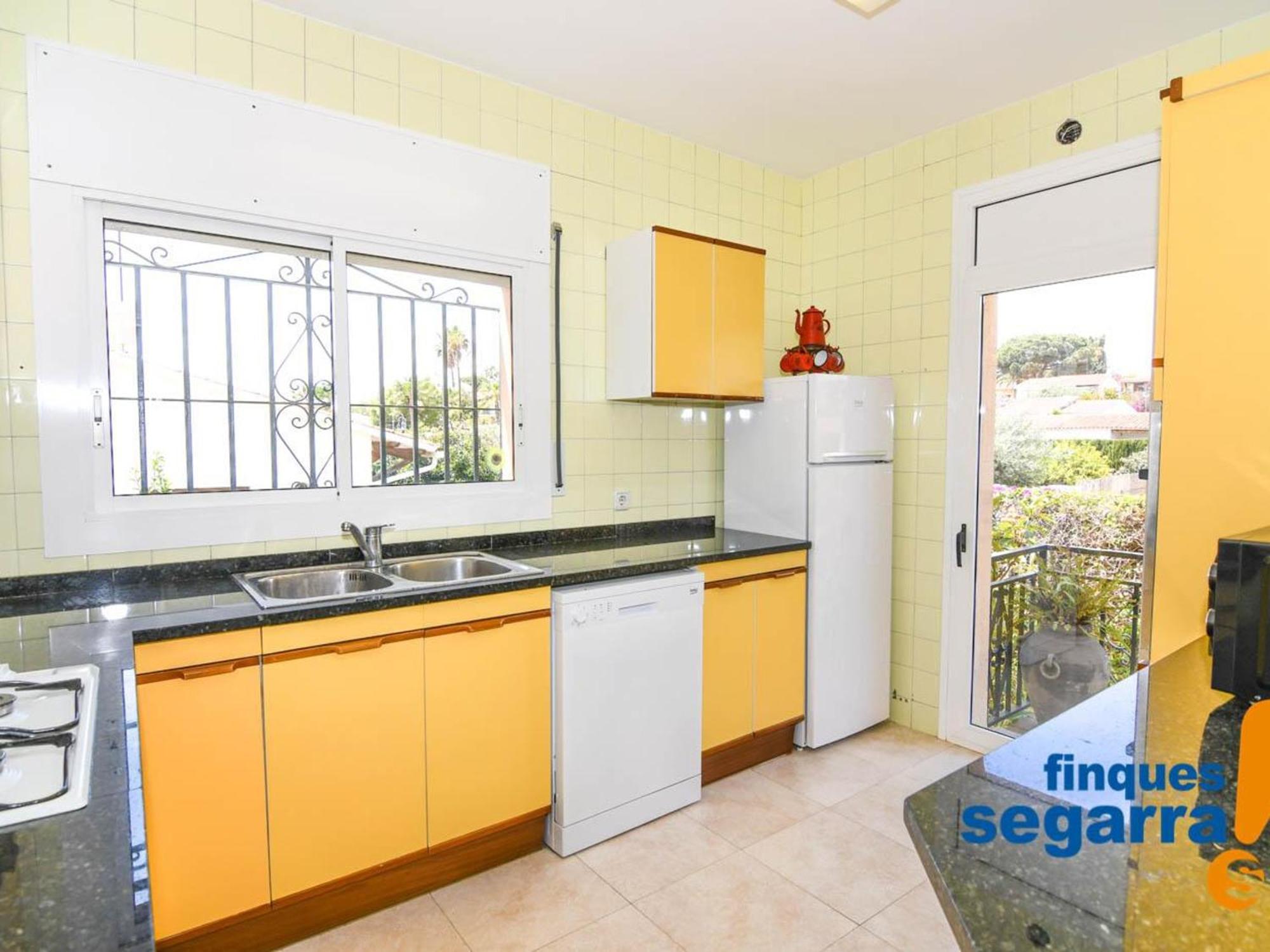 Con Piscina Privada Y Barbacoa, A 750m De La Playa - Es-320-24