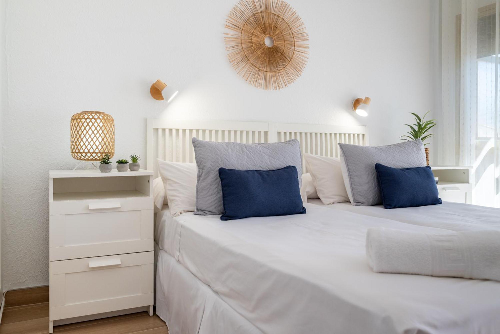 Oleholidays 1106 Romana Playa Primera Linea Playa Apartment Marbella