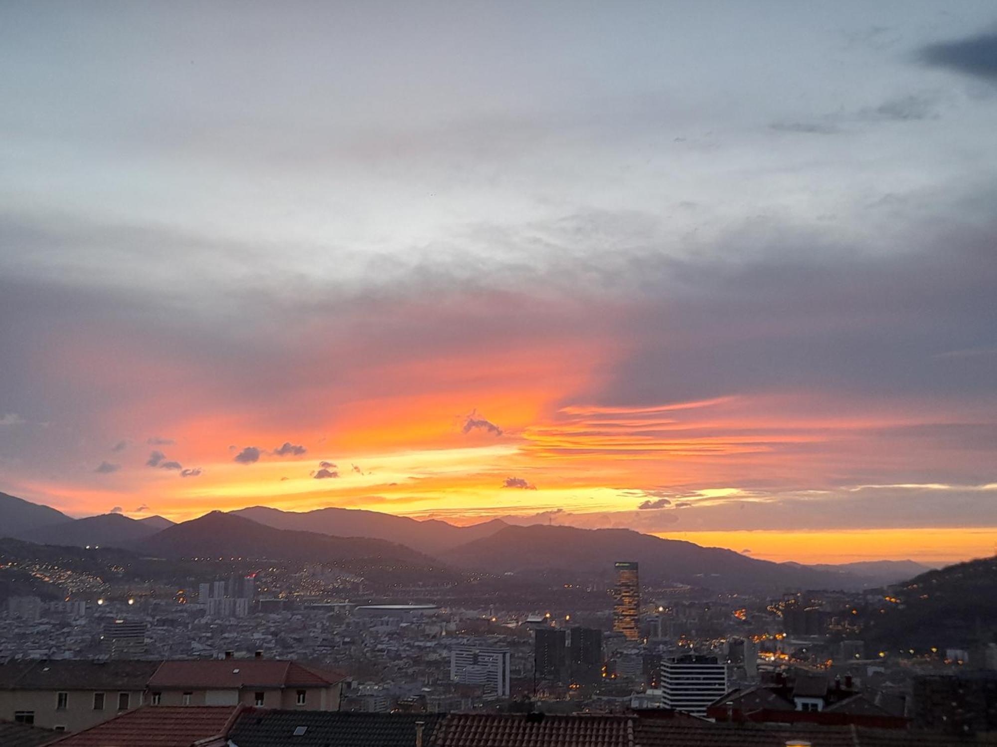 Calida Descubre La Ciudad Apartment *