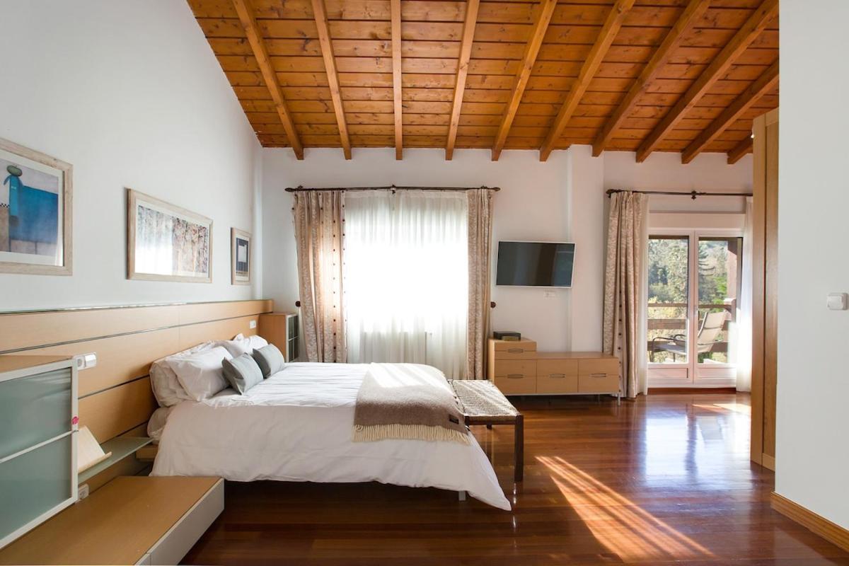 Isuskiza Plencia Сasa de vacaciones Mendiondo