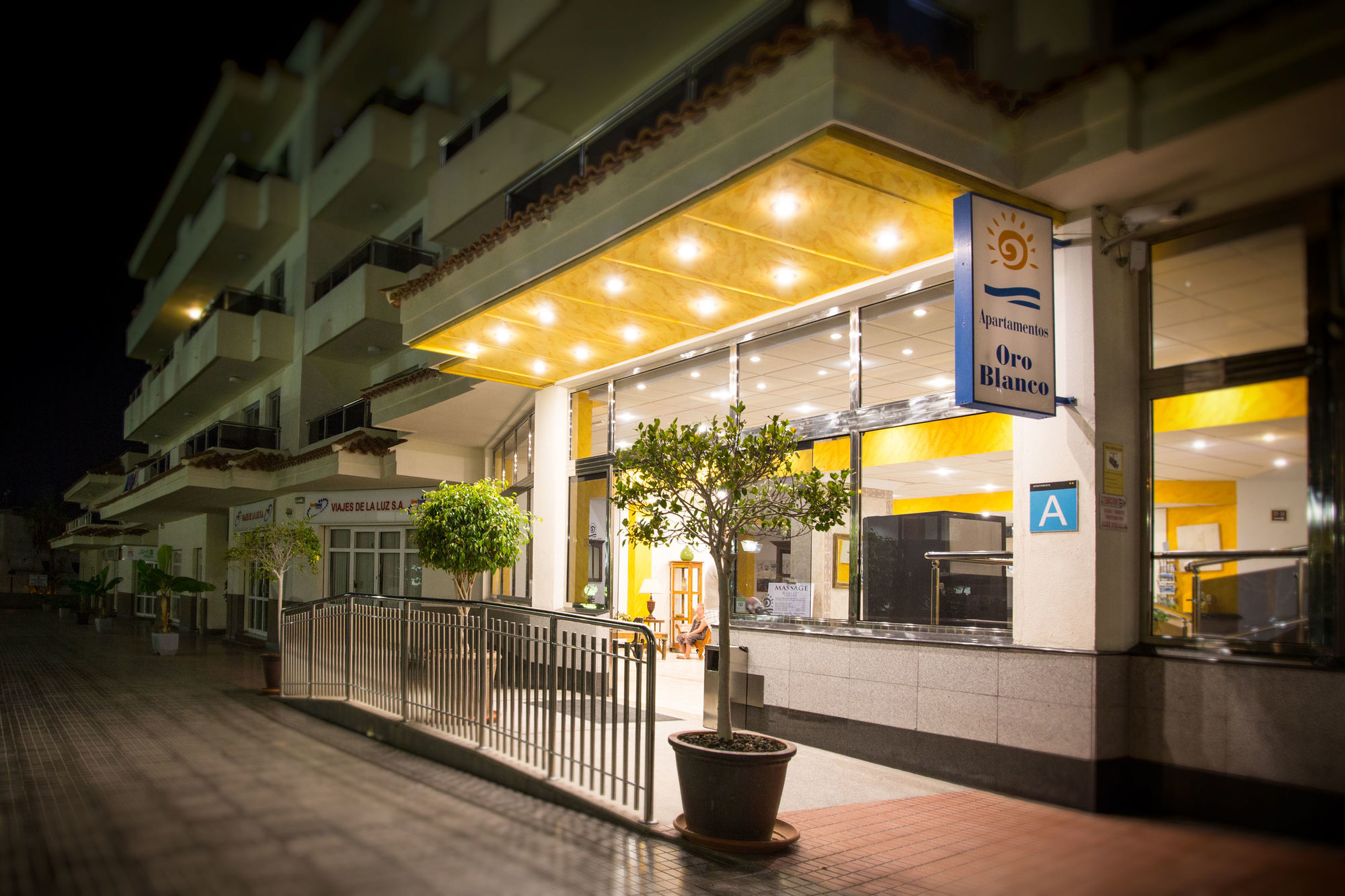 Oro Blanco Apartahotel 2*