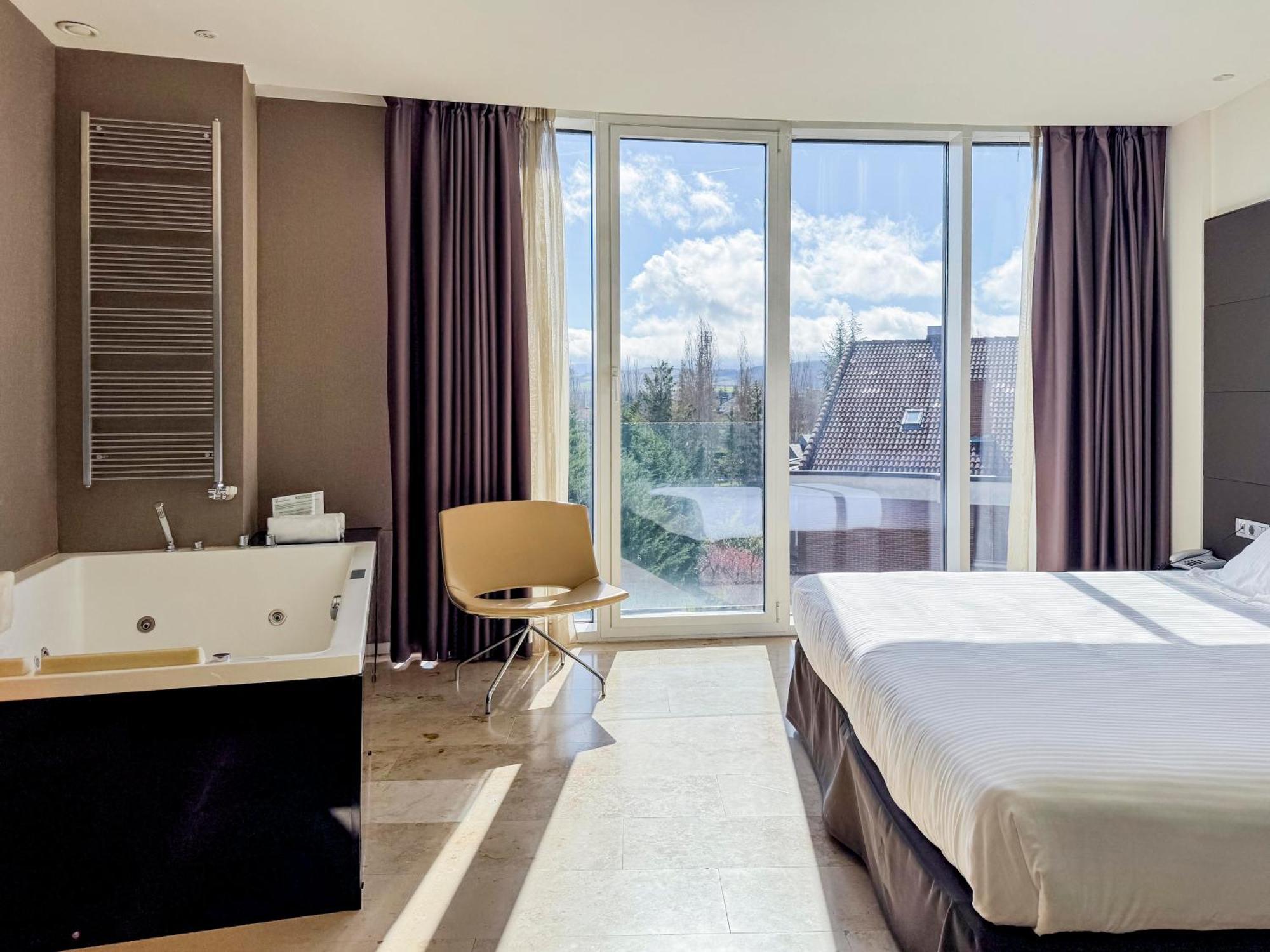 Jardines De Uleta Aparthotel 4*