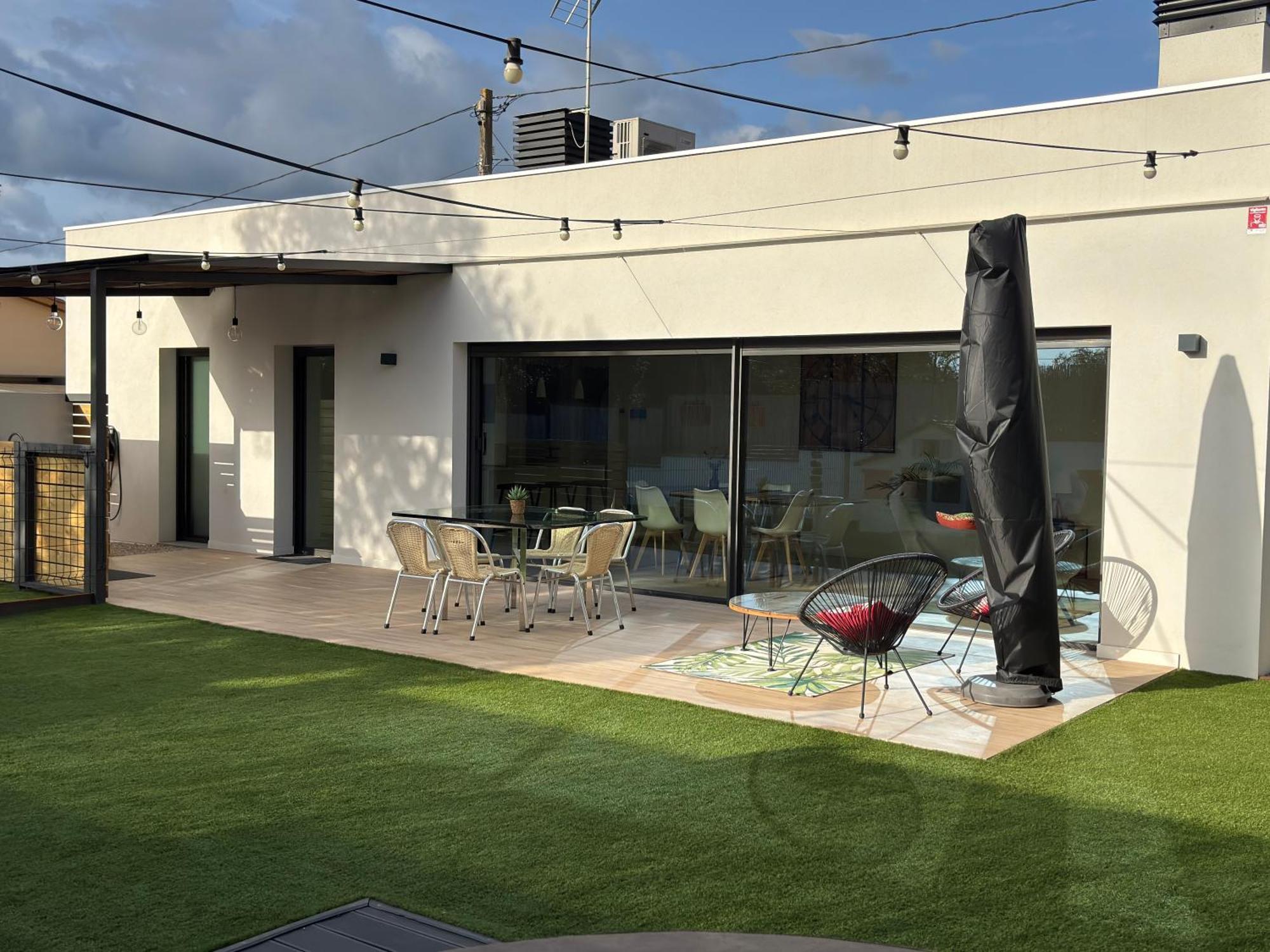 Espectacular Casa En - Costa Brava, Con Piscina * Llagostera