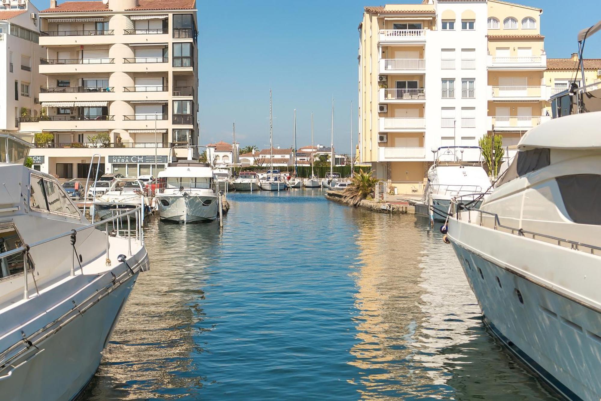 Welcs 059 Emp Frente Al Canal Con Terraza Ampuriabrava