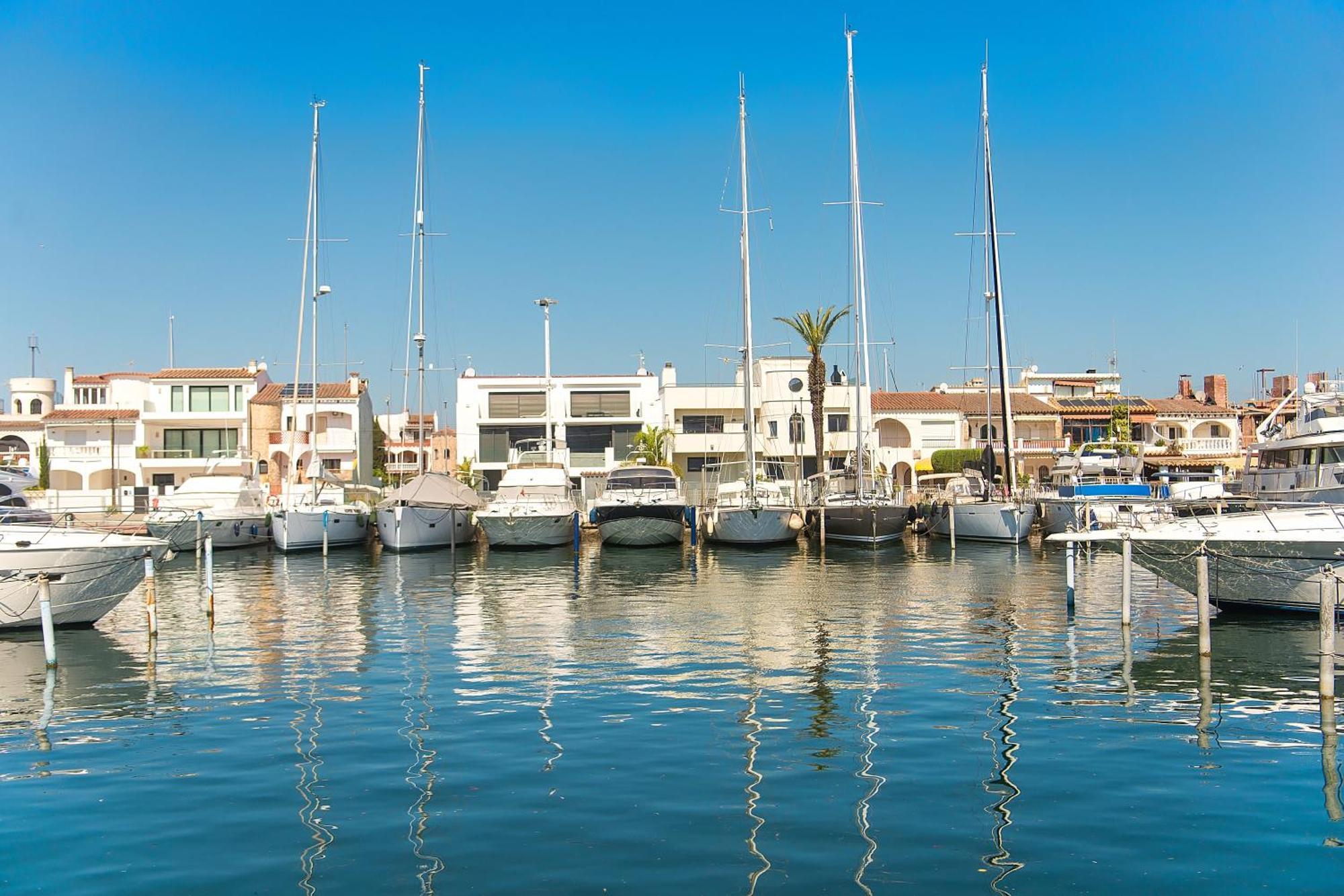 Welcs 059 Emp Frente Al Canal Con Terraza * Ampuriabrava