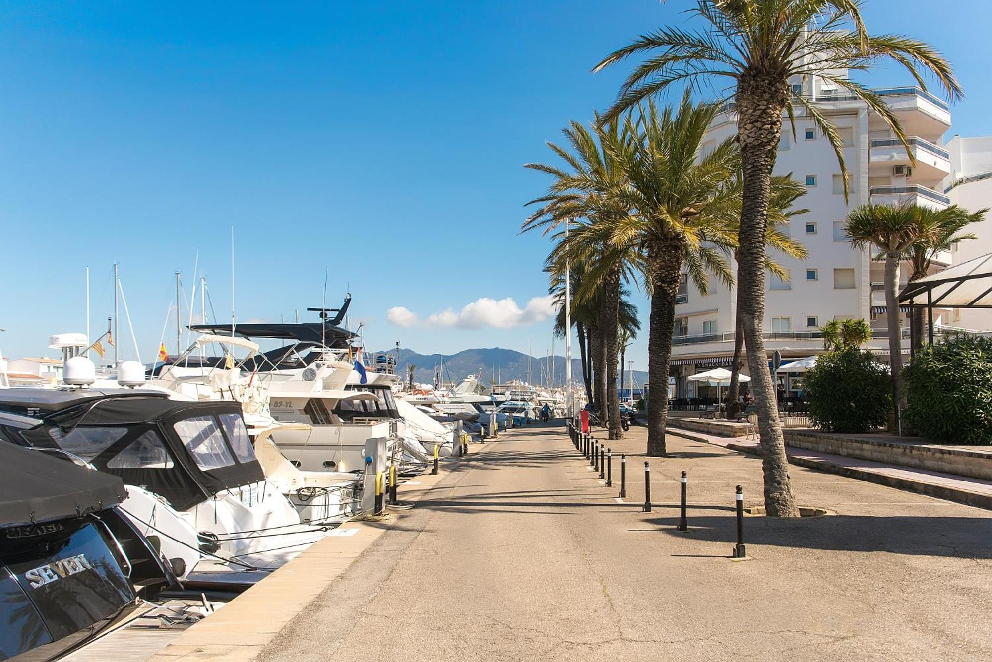 Welcs 059 Emp Frente Al Canal Con Terraza * Ampuriabrava
