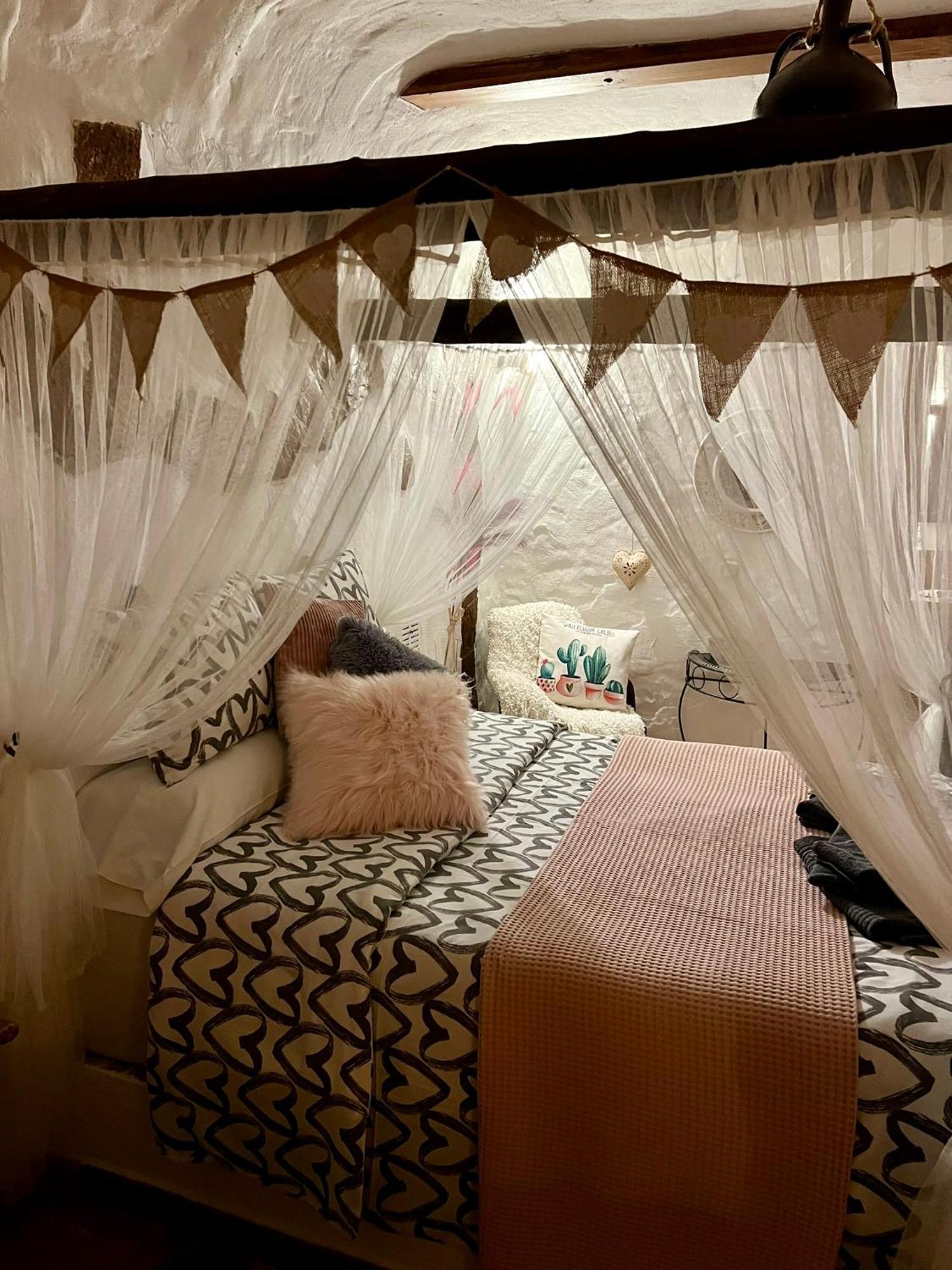 Cuevas De La Paz - Cave House Holidays *