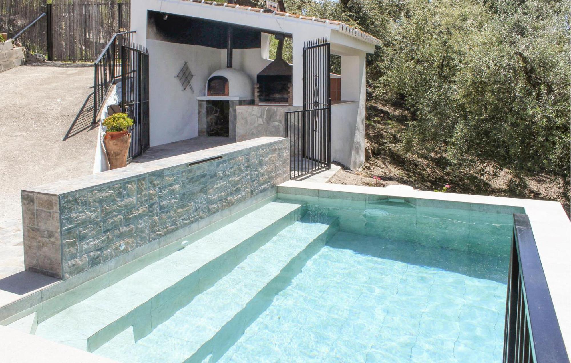 4 Bedroom Pet Friendly In