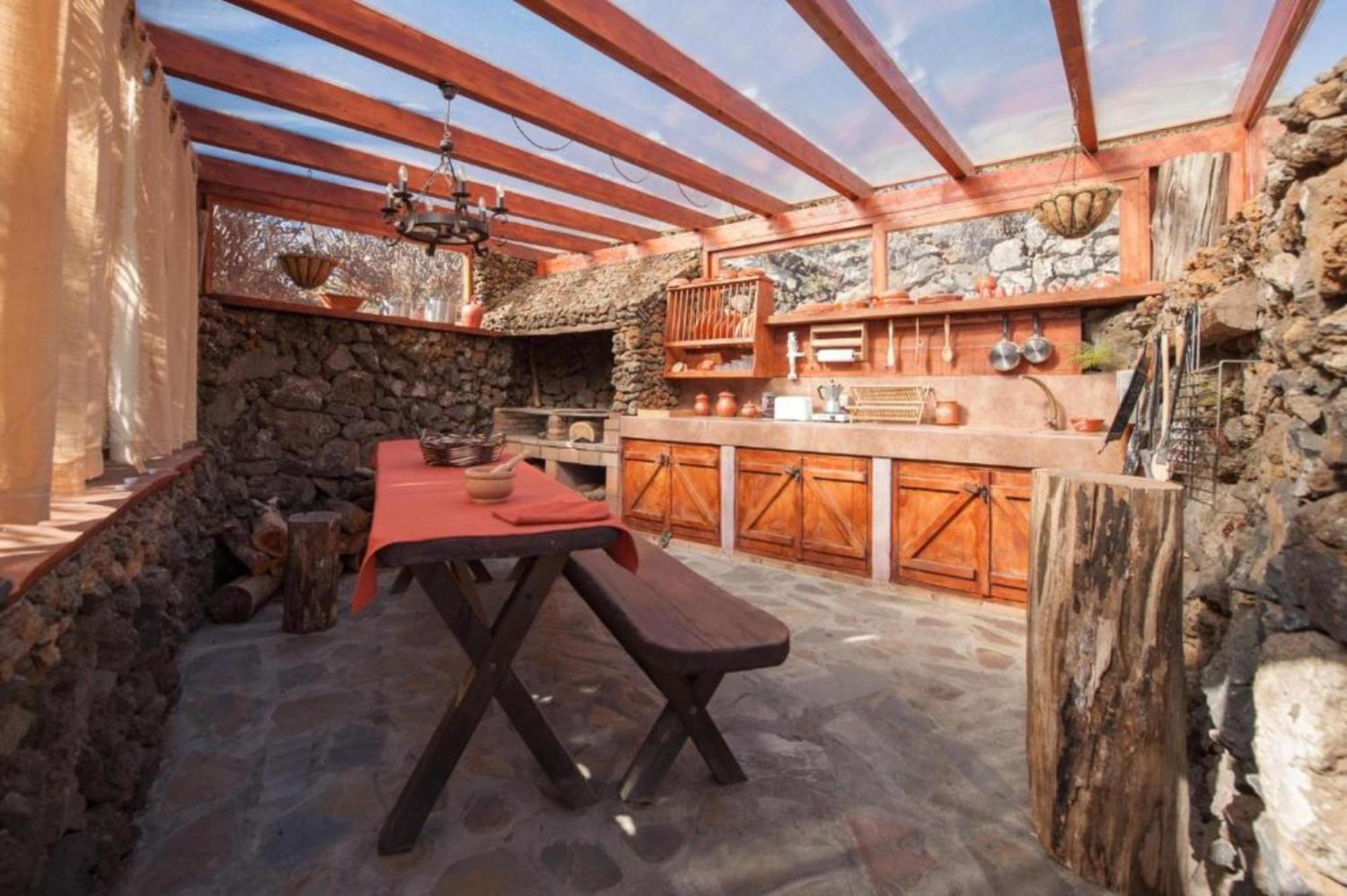 Relajate En Un Entorno Acogedor Con Vistas Y Bbq Сasa de vacaciones