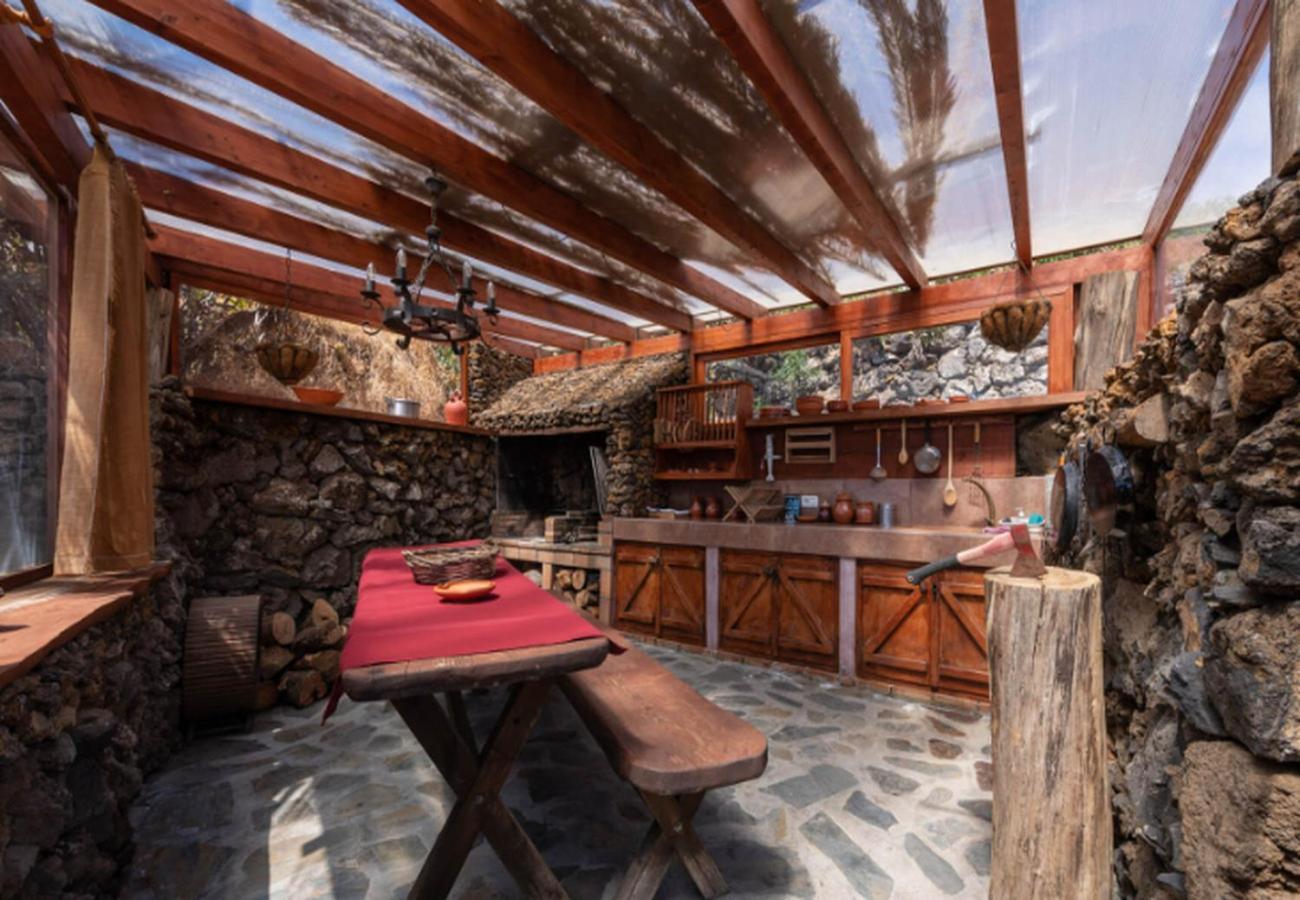 Relajate En Un Entorno Acogedor Con Vistas Y Bbq Сasa de vacaciones Isora