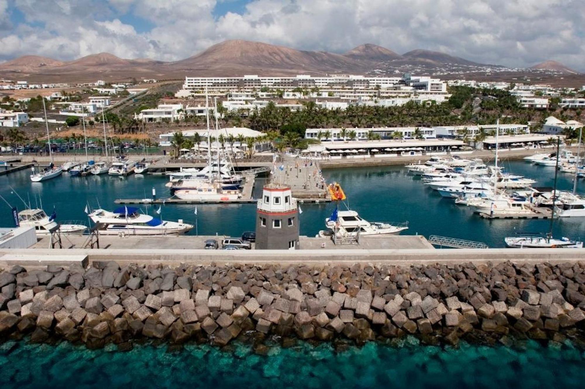 Lovely Mojones Casa Jasmine Heated Pool Short Walk To Puerto Del Carmen Villa Puerto del Carmen (Lanzarote)